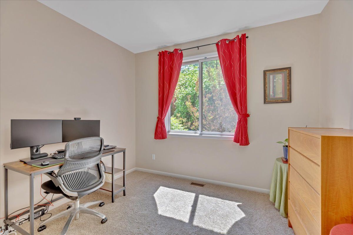 5924 SCOTT Circle