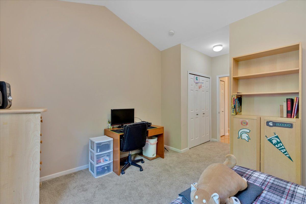 5924 SCOTT Circle