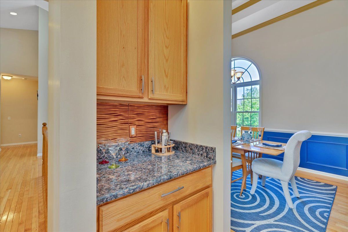5924 SCOTT Circle