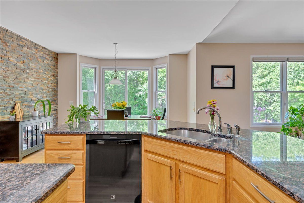 5924 SCOTT Circle