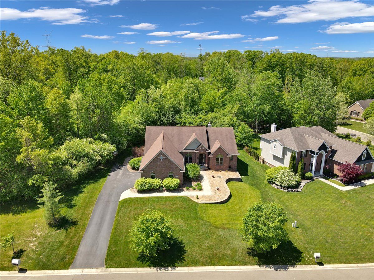 5924 SCOTT Circle
