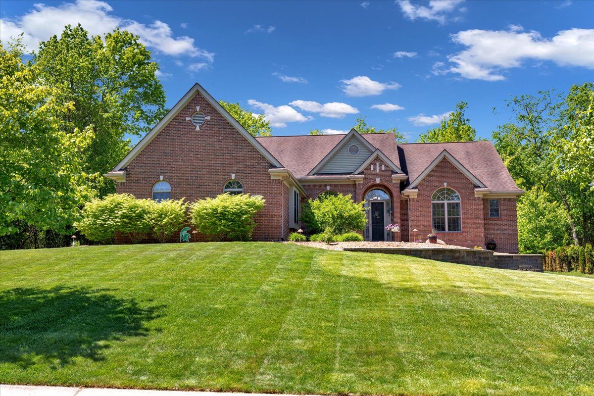 5924 SCOTT Circle