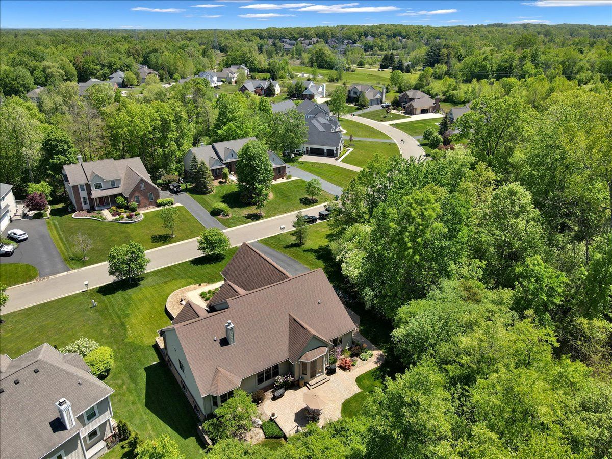 5924 SCOTT Circle