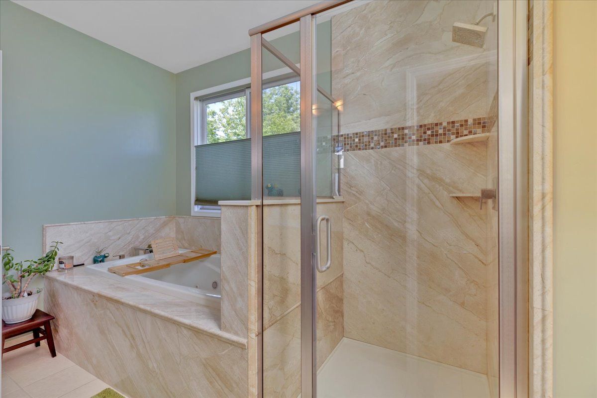 5924 SCOTT Circle