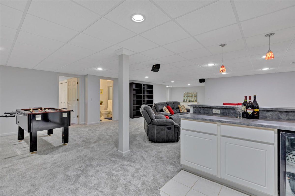 5924 SCOTT Circle