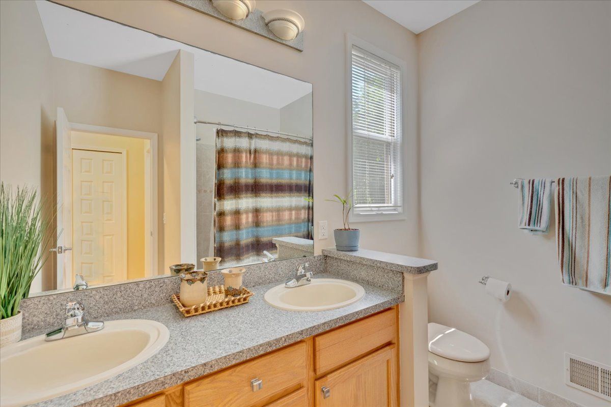 5924 SCOTT Circle