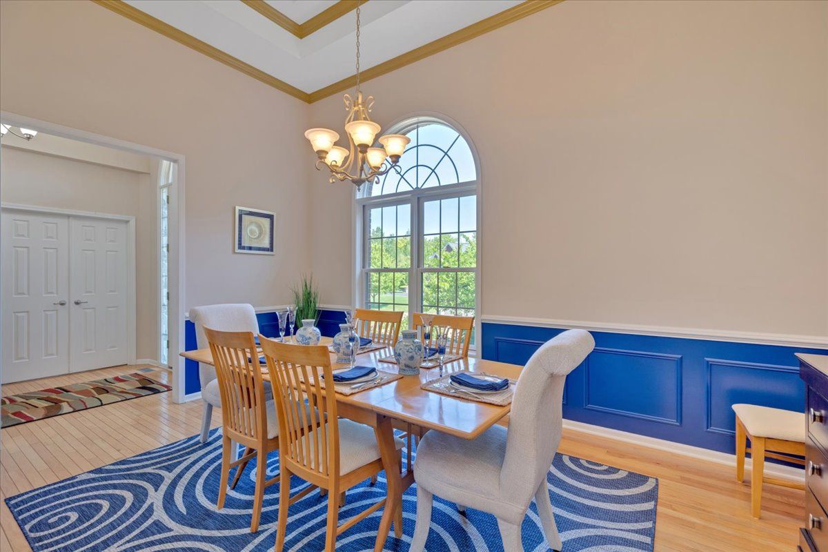 5924 SCOTT Circle