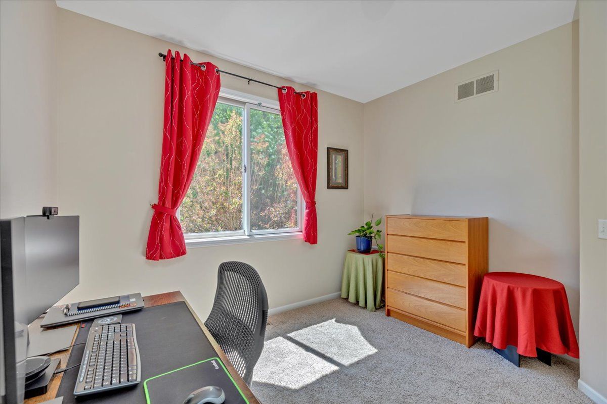 5924 SCOTT Circle