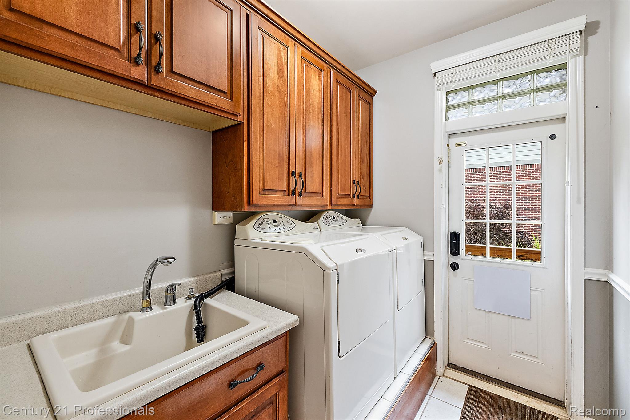 4751 OAKHURST RIDGE Road