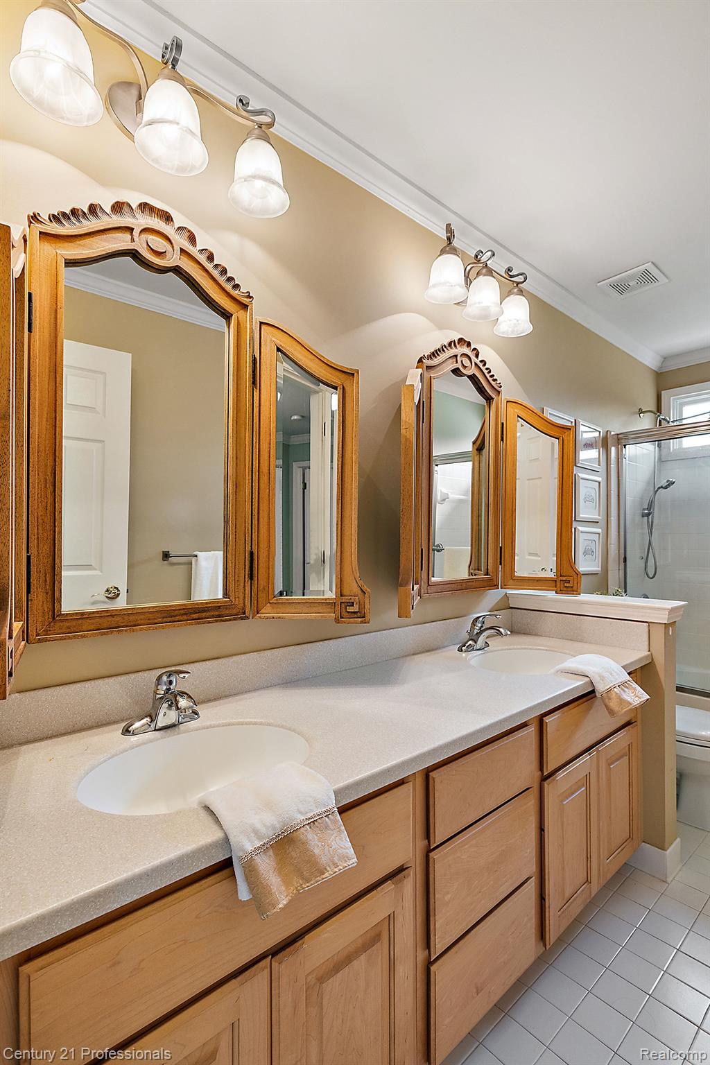 4751 OAKHURST RIDGE Road