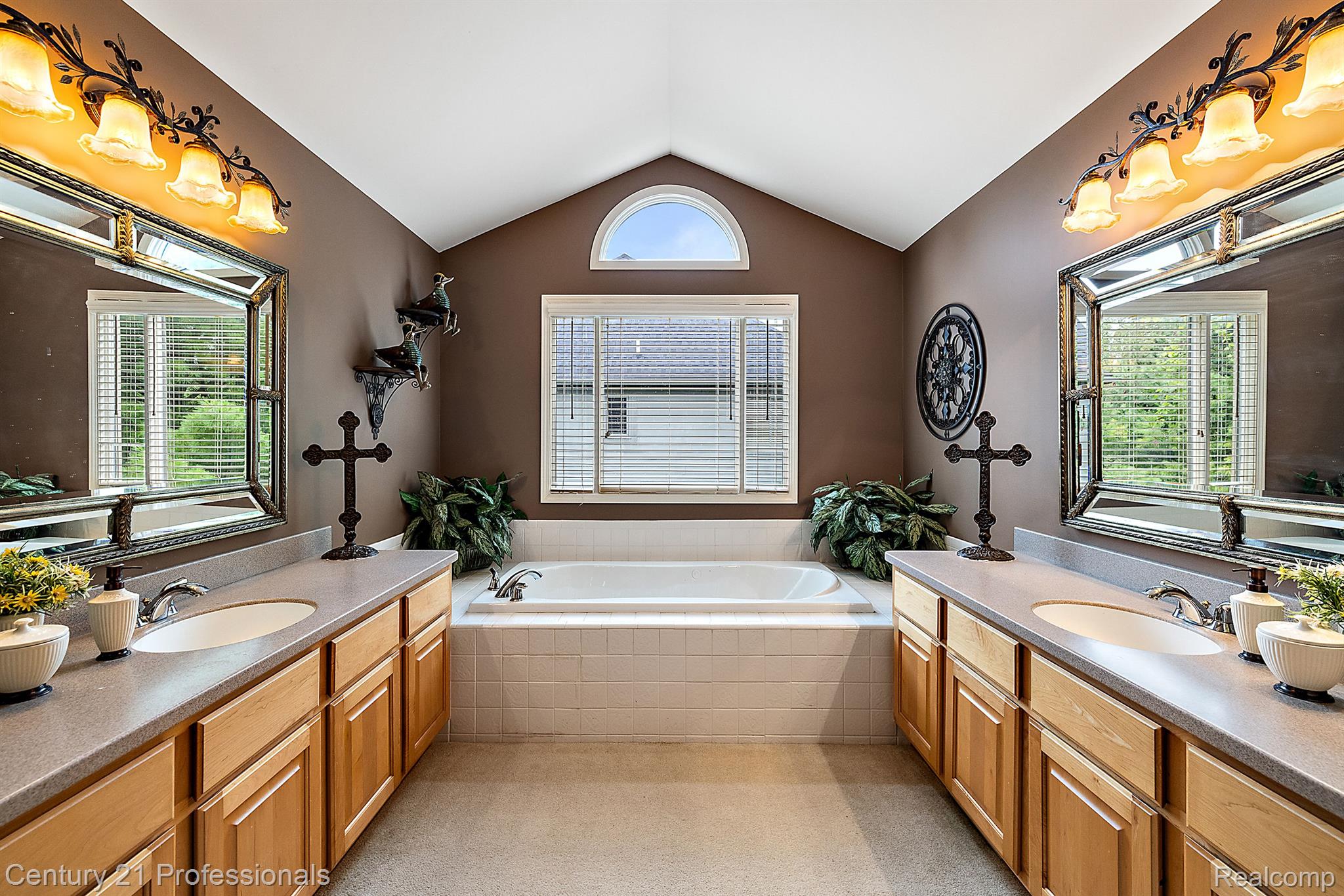 4751 OAKHURST RIDGE Road