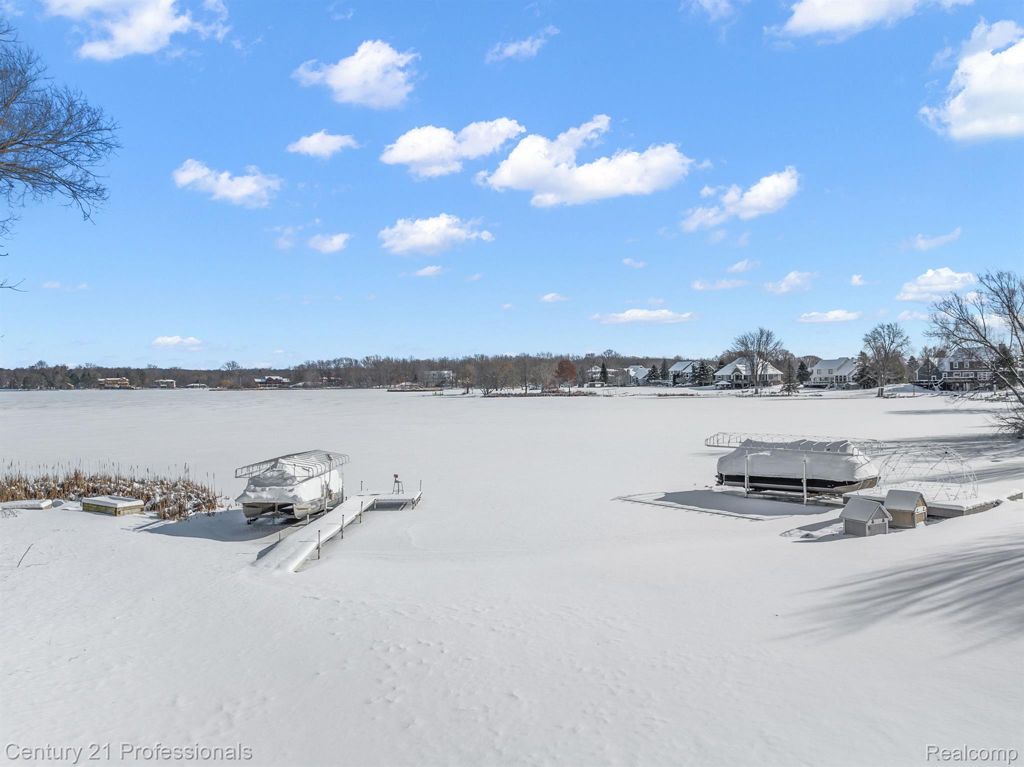 8856 BRIDGE LAKE Road