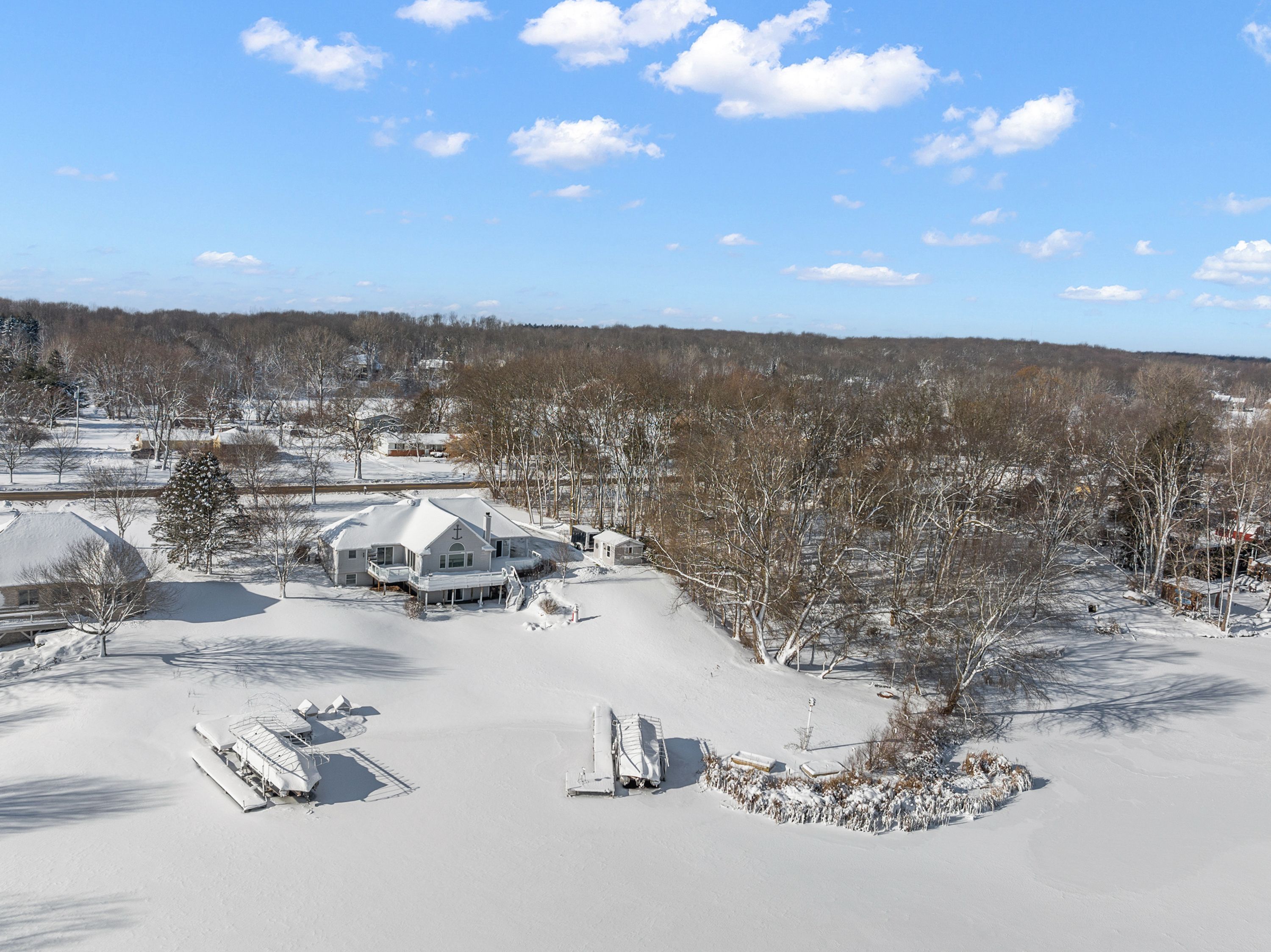 8856 BRIDGE LAKE Road