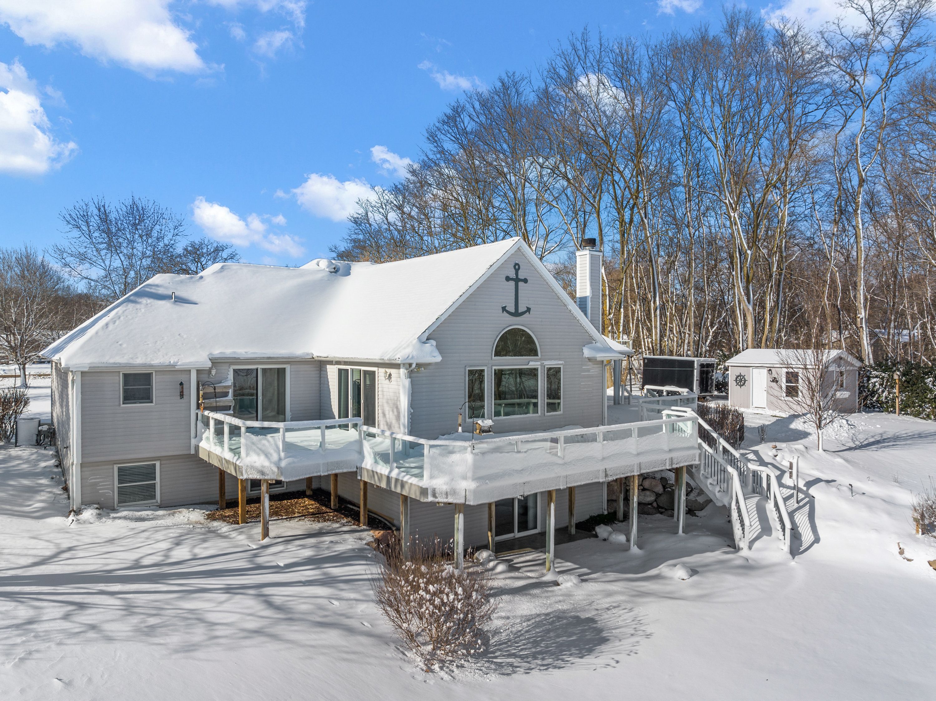 8856 BRIDGE LAKE Road