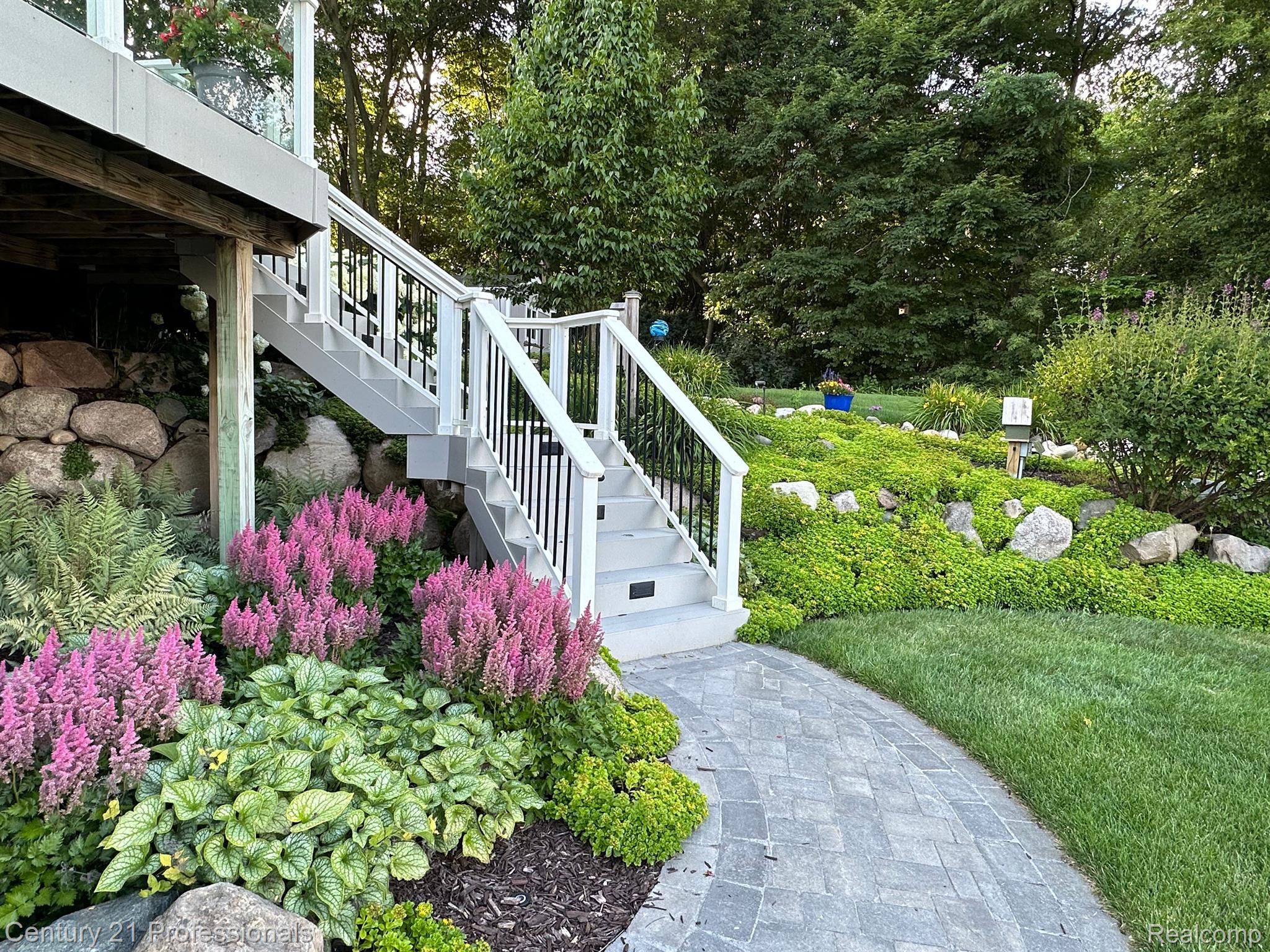 8856 BRIDGE LAKE Road