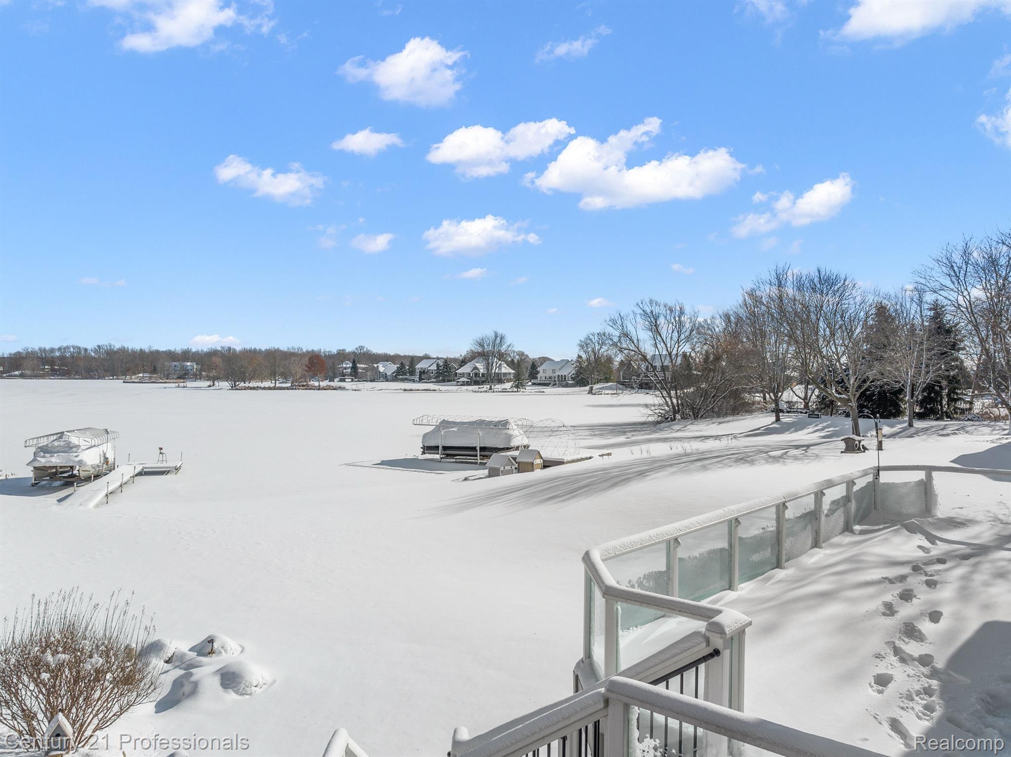 8856 BRIDGE LAKE Road