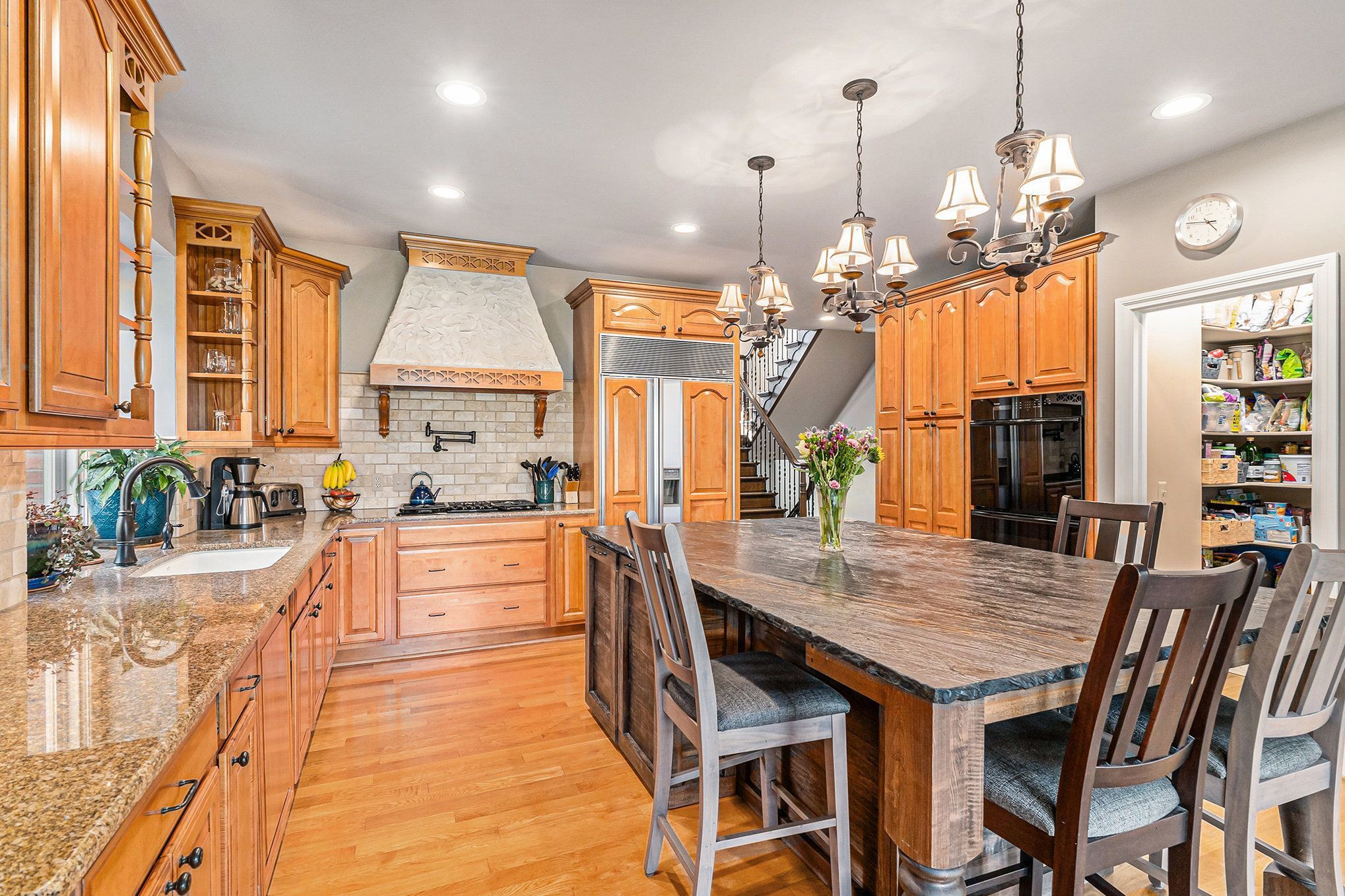 7654 STONEVALLEY Bluff