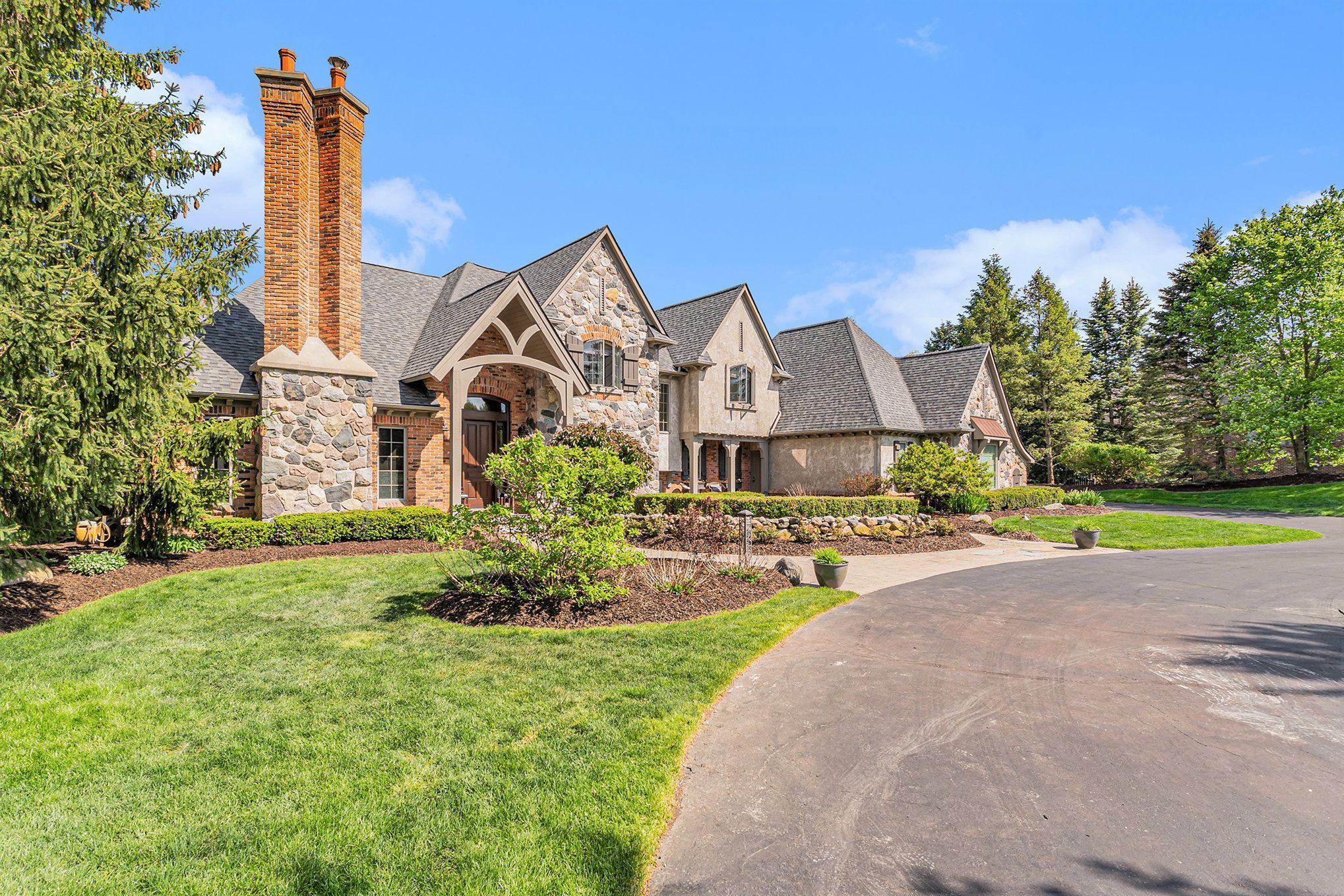 7654 STONEVALLEY Bluff
