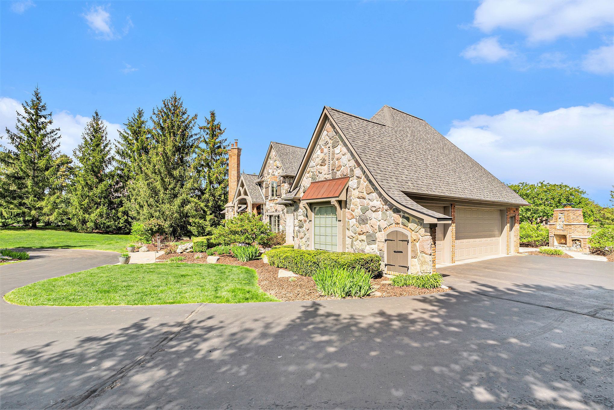 7654 STONEVALLEY Bluff