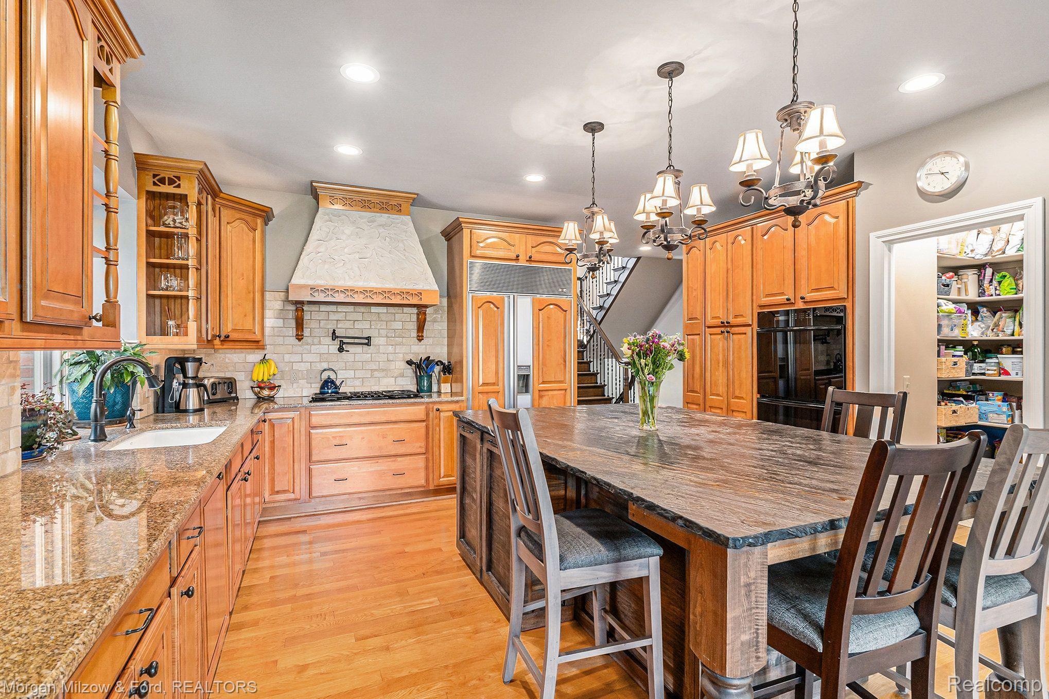7654 STONEVALLEY Bluff