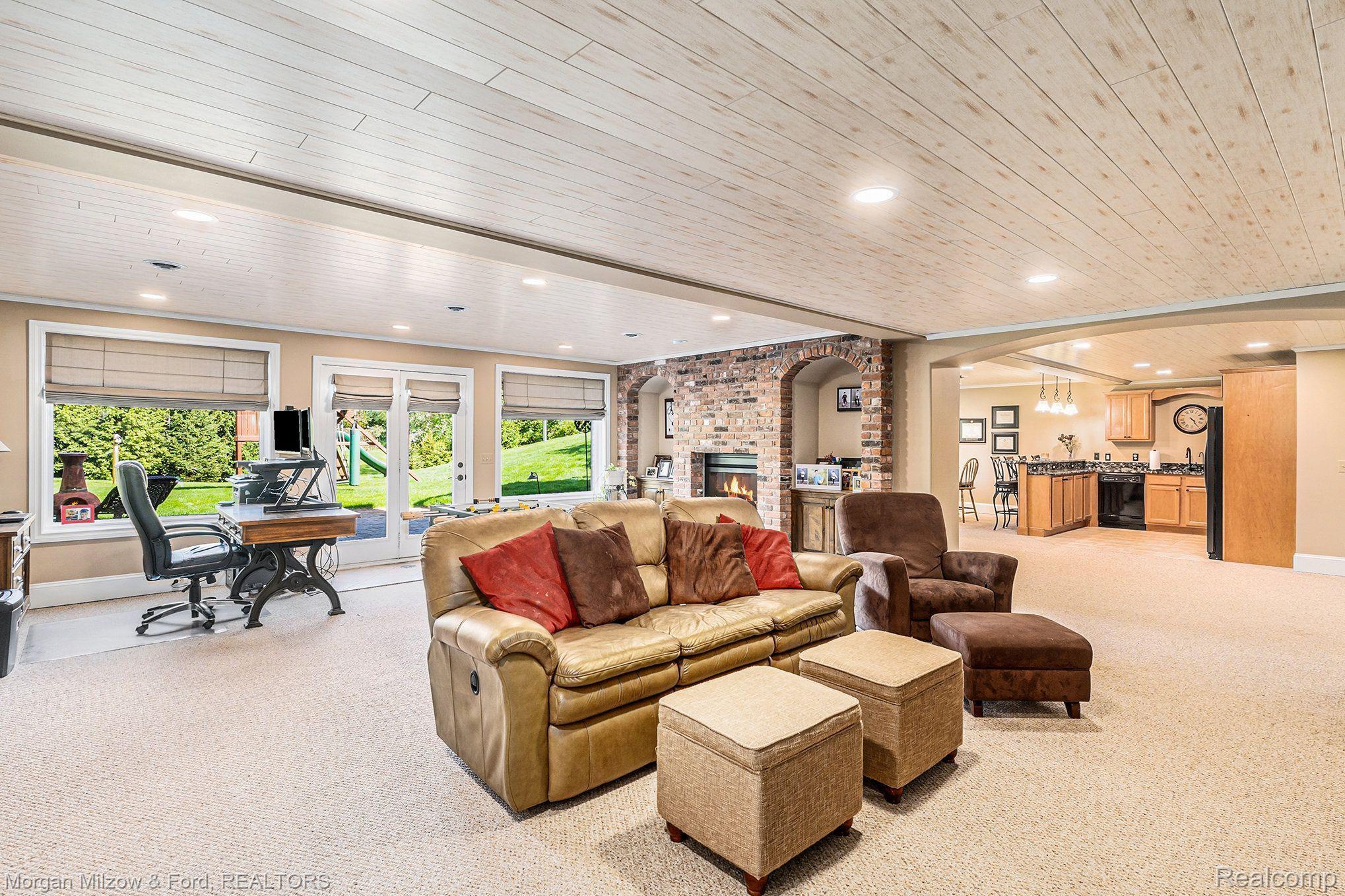 7654 STONEVALLEY Bluff