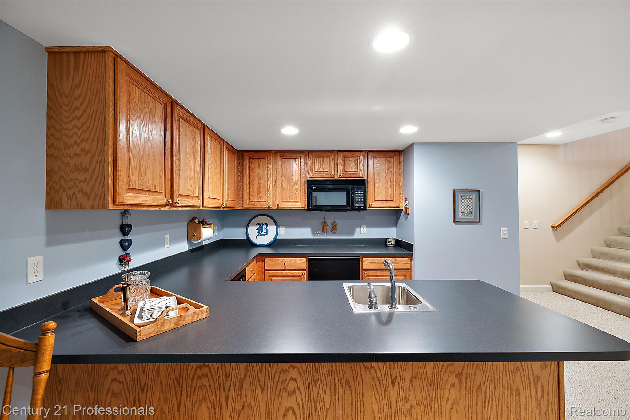 7207 ARDSLEY Lane