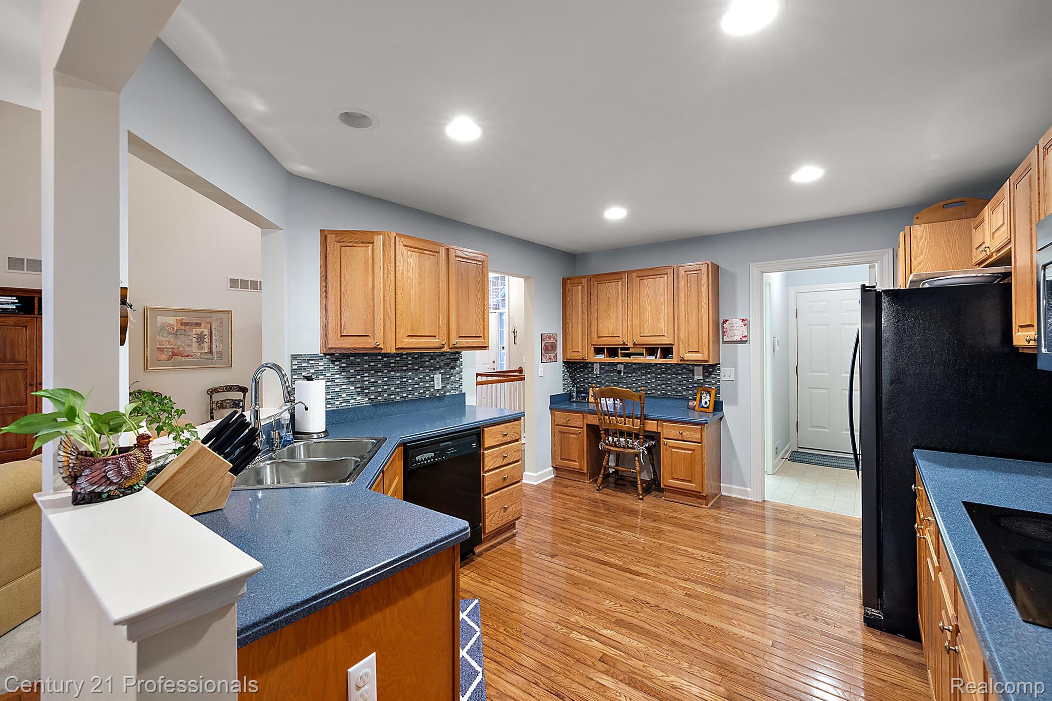 7207 ARDSLEY Lane