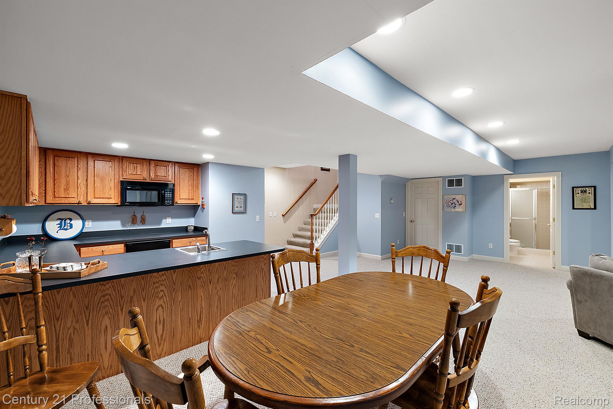 7207 ARDSLEY Lane
