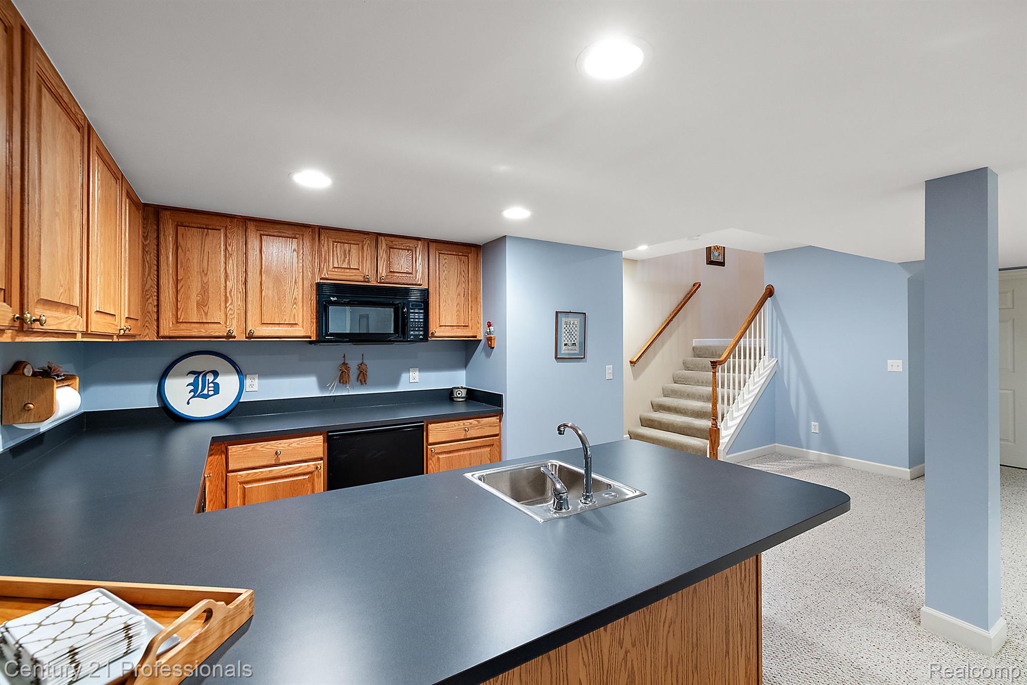 7207 ARDSLEY Lane