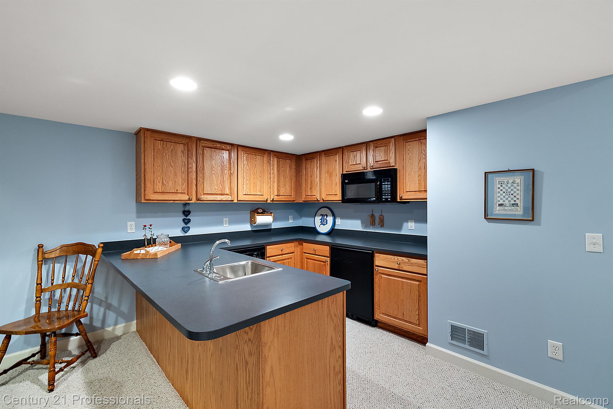 7207 ARDSLEY Lane