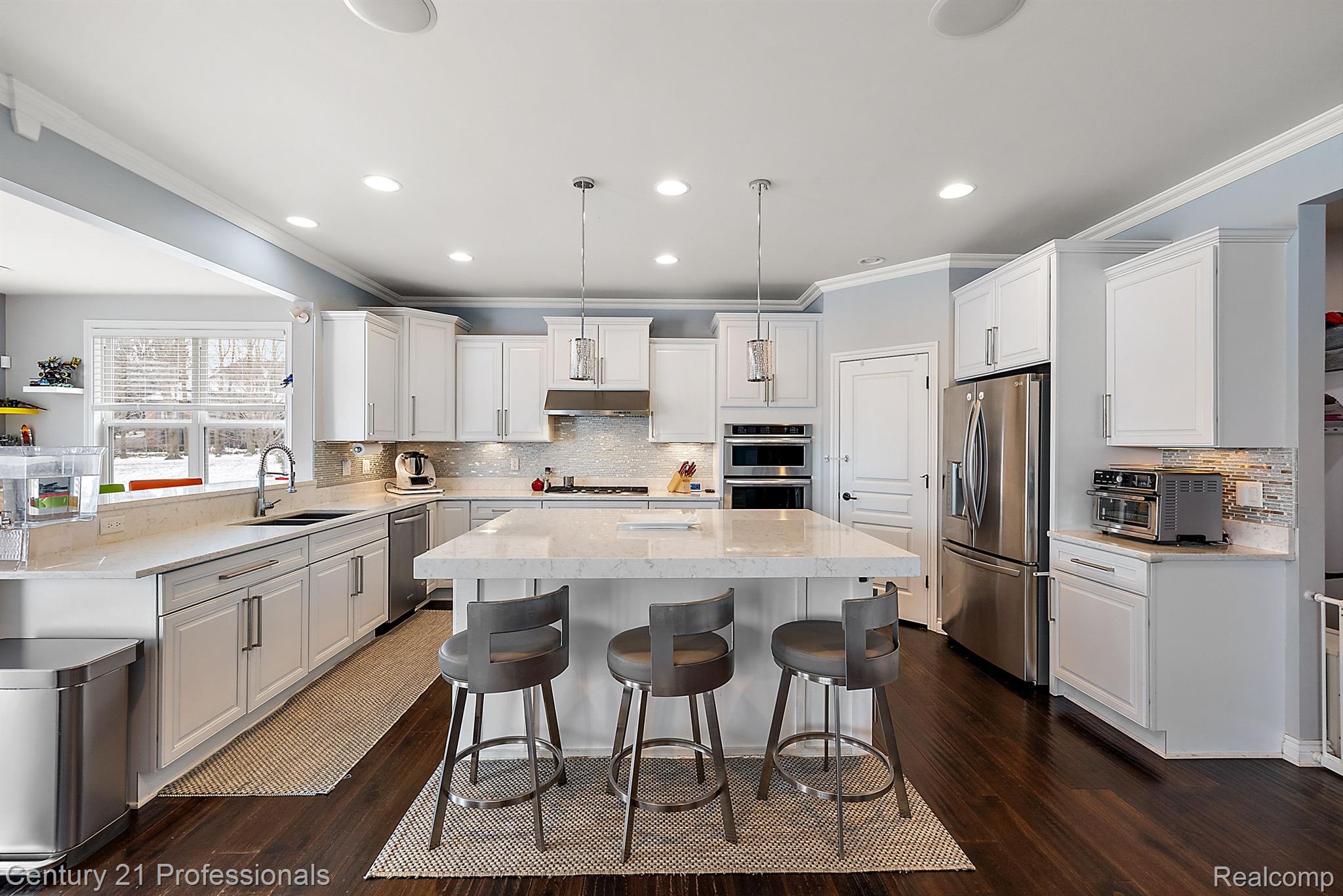 6921 OAKHURST RIDGE Road