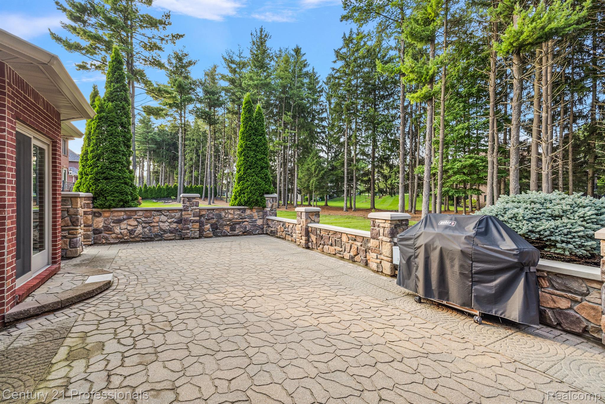 3318 CREEKVIEW Drive