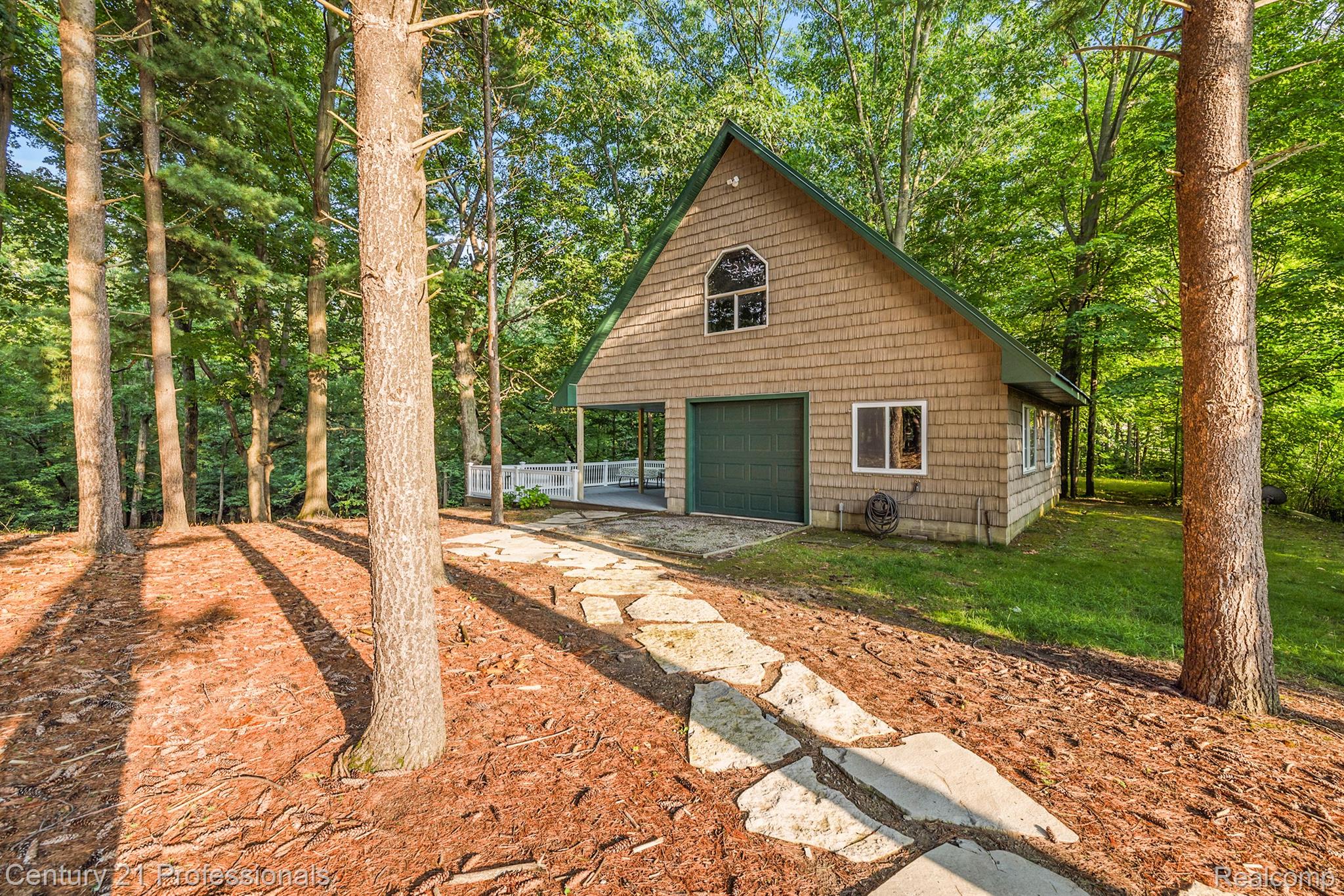 3318 CREEKVIEW Drive