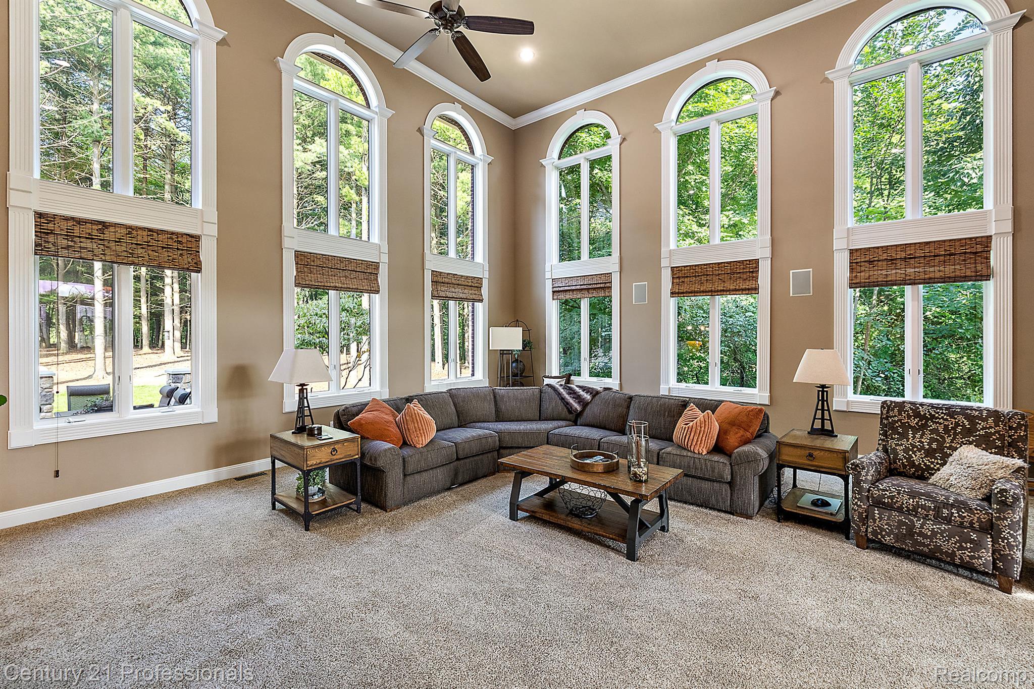 3318 CREEKVIEW Drive