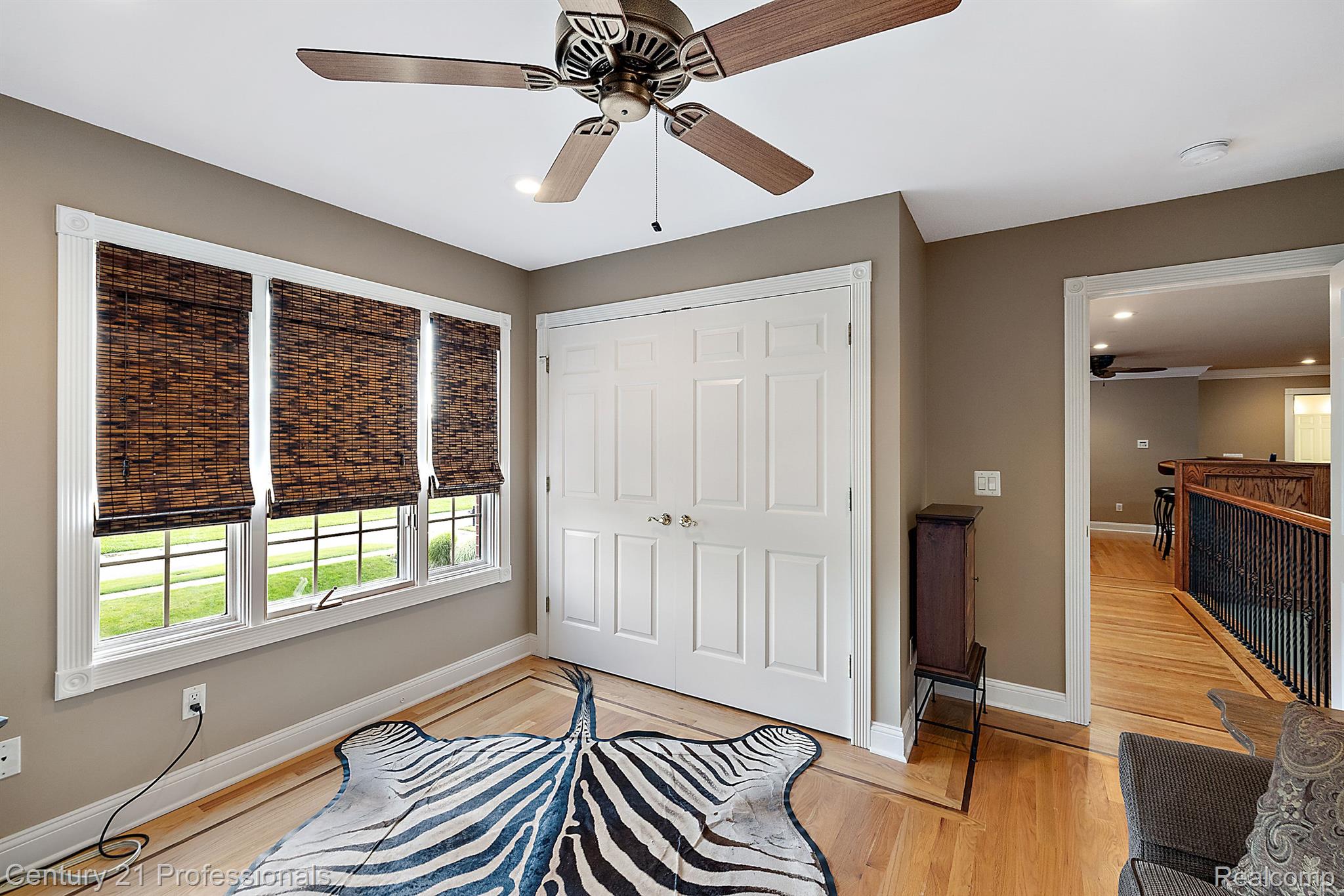 3318 CREEKVIEW Drive