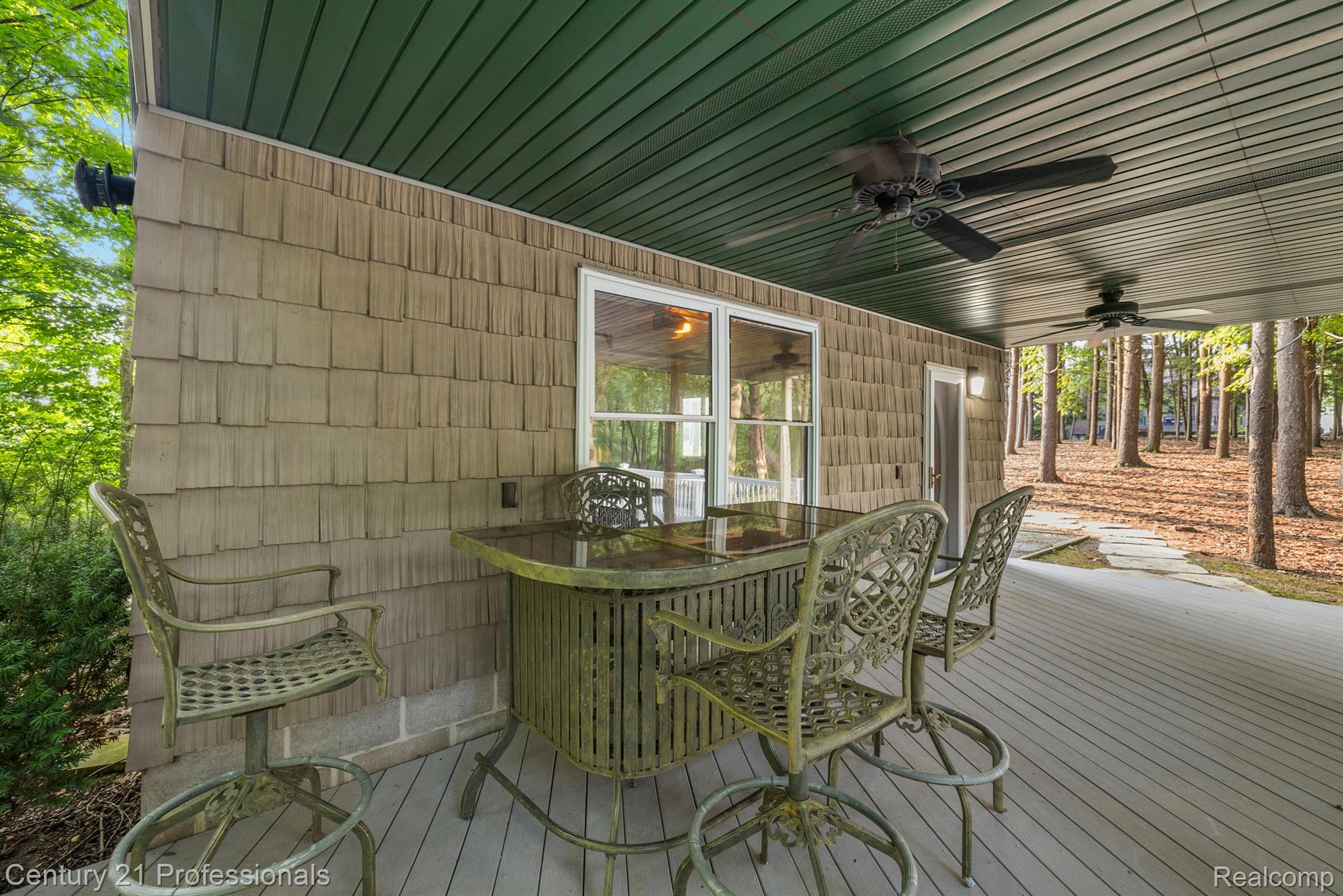 3318 CREEKVIEW Drive