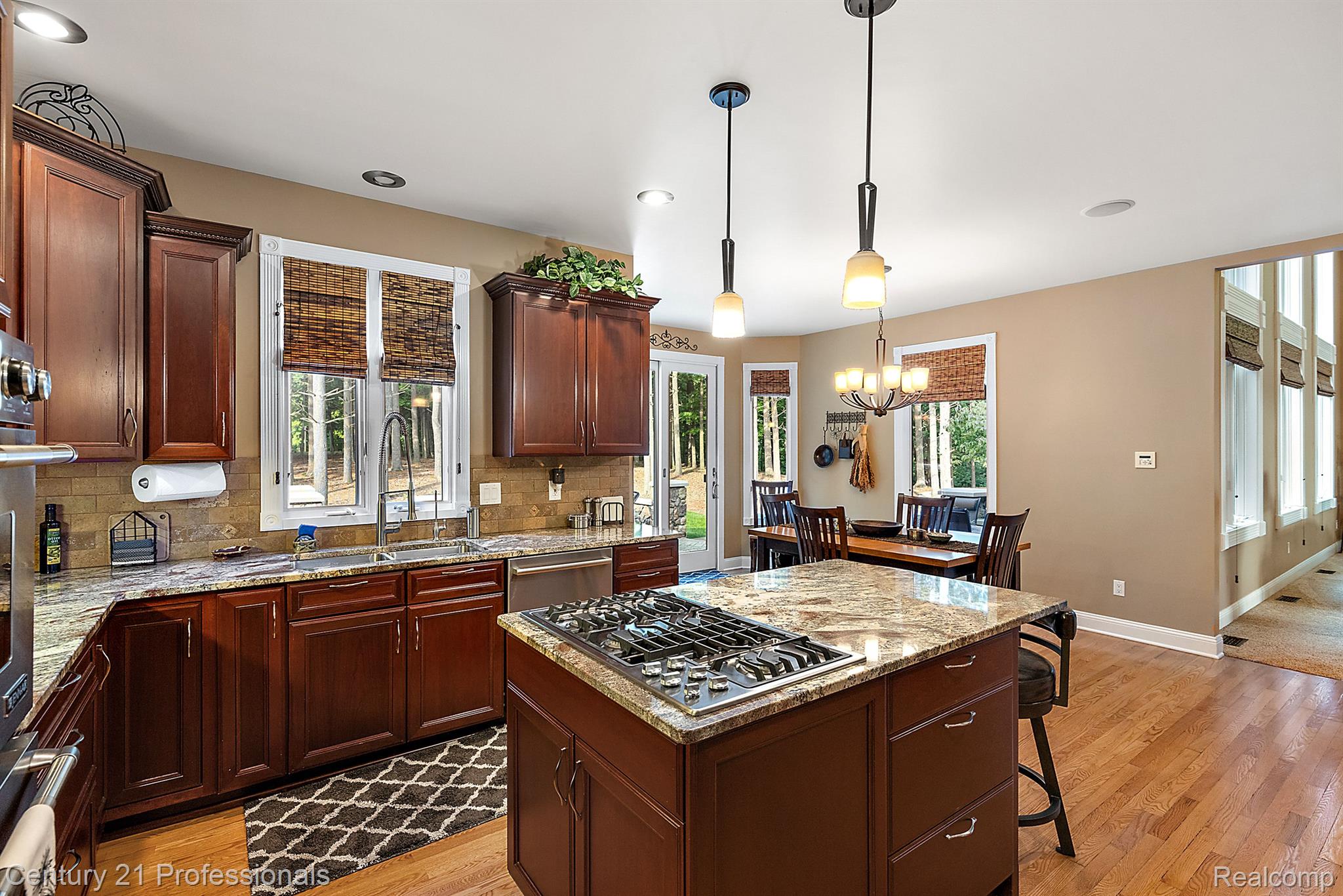 3318 CREEKVIEW Drive