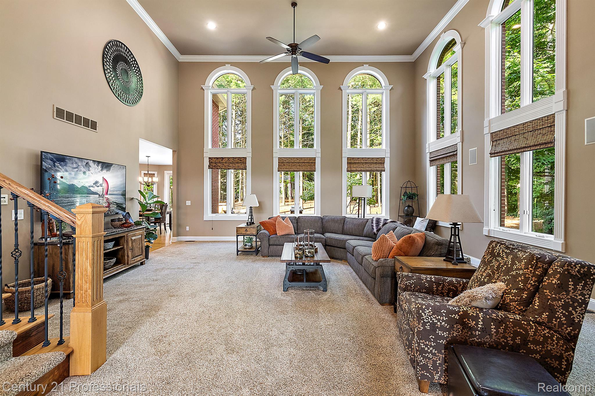 3318 CREEKVIEW Drive