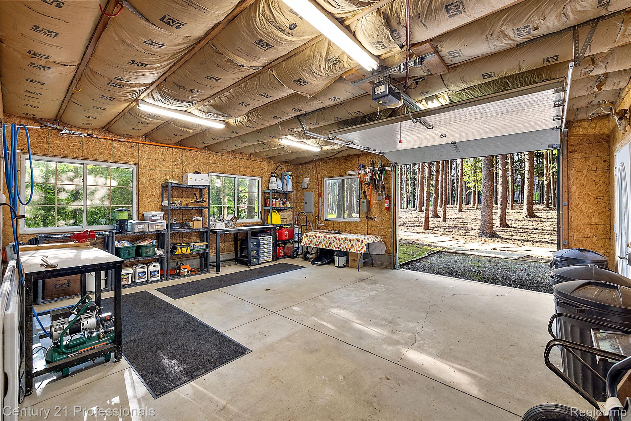 3318 CREEKVIEW Drive