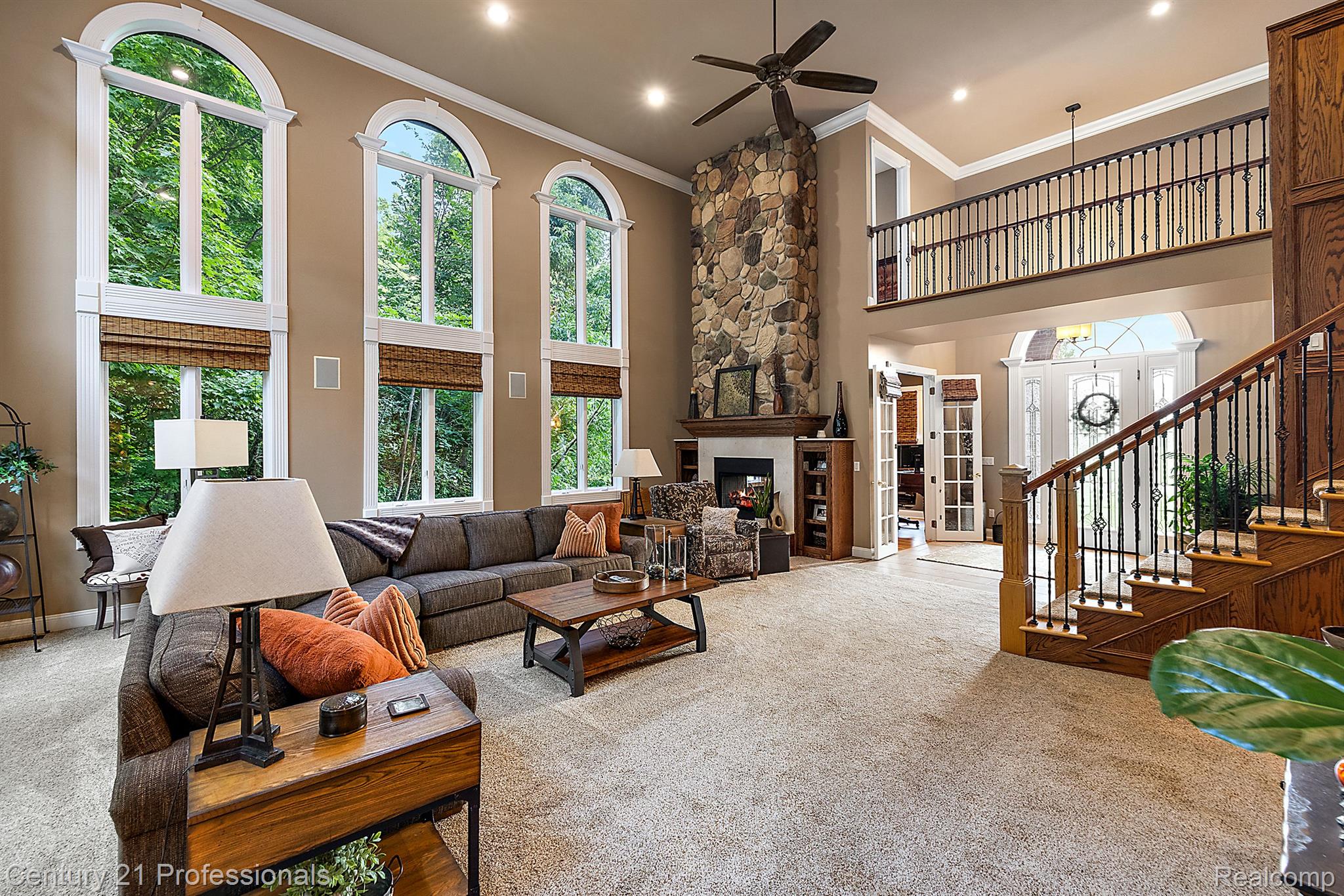 3318 CREEKVIEW Drive