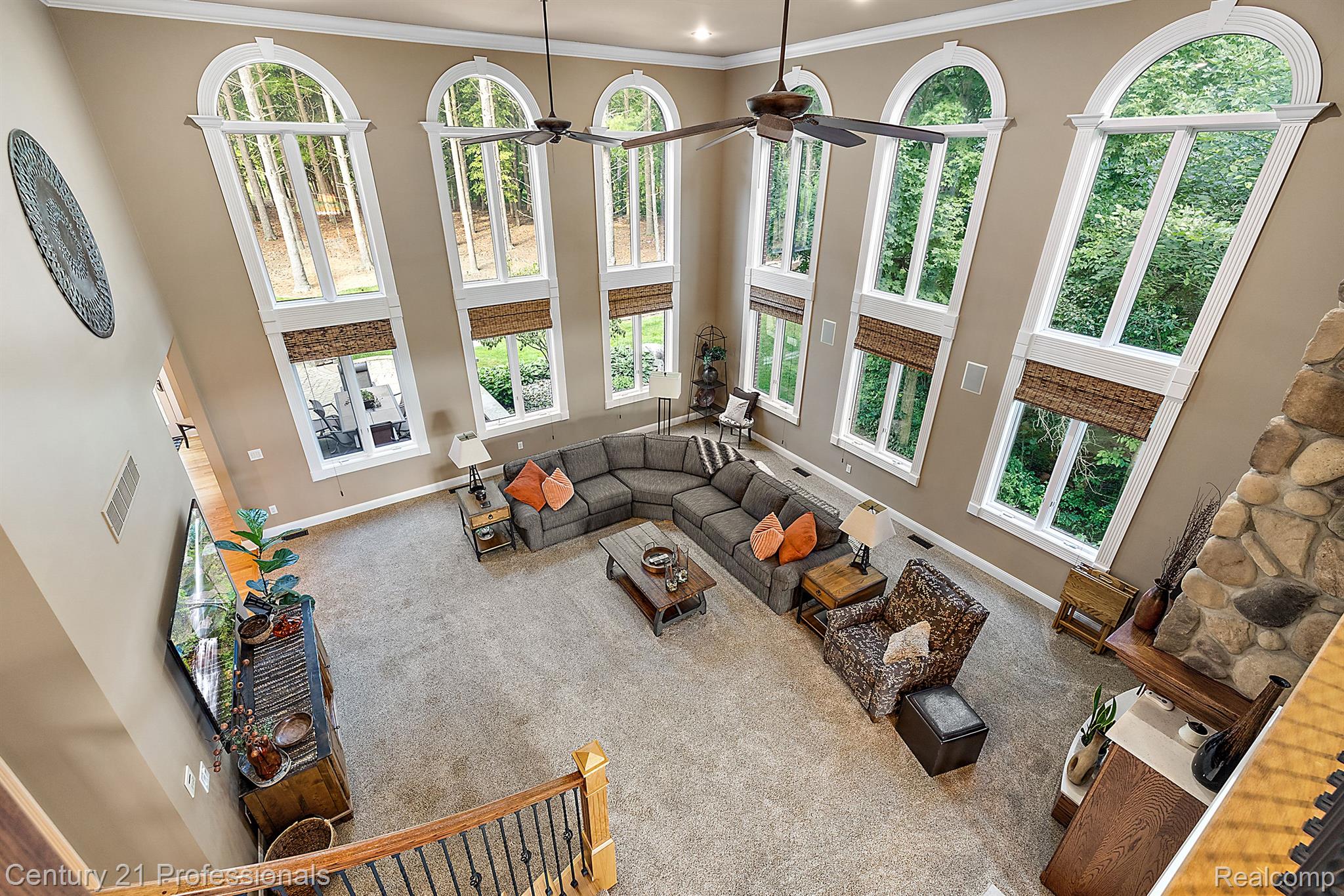 3318 CREEKVIEW Drive