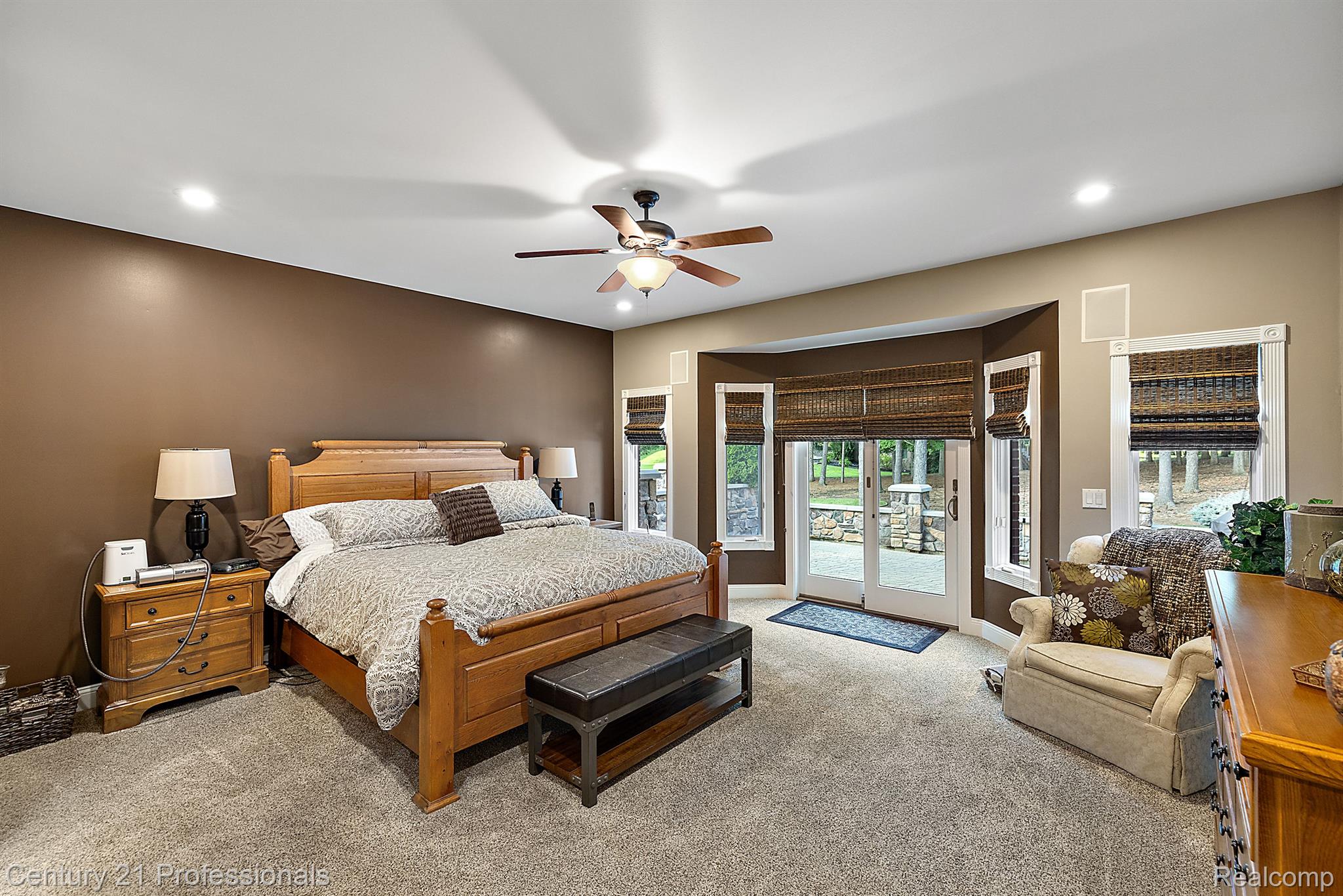 3318 CREEKVIEW Drive