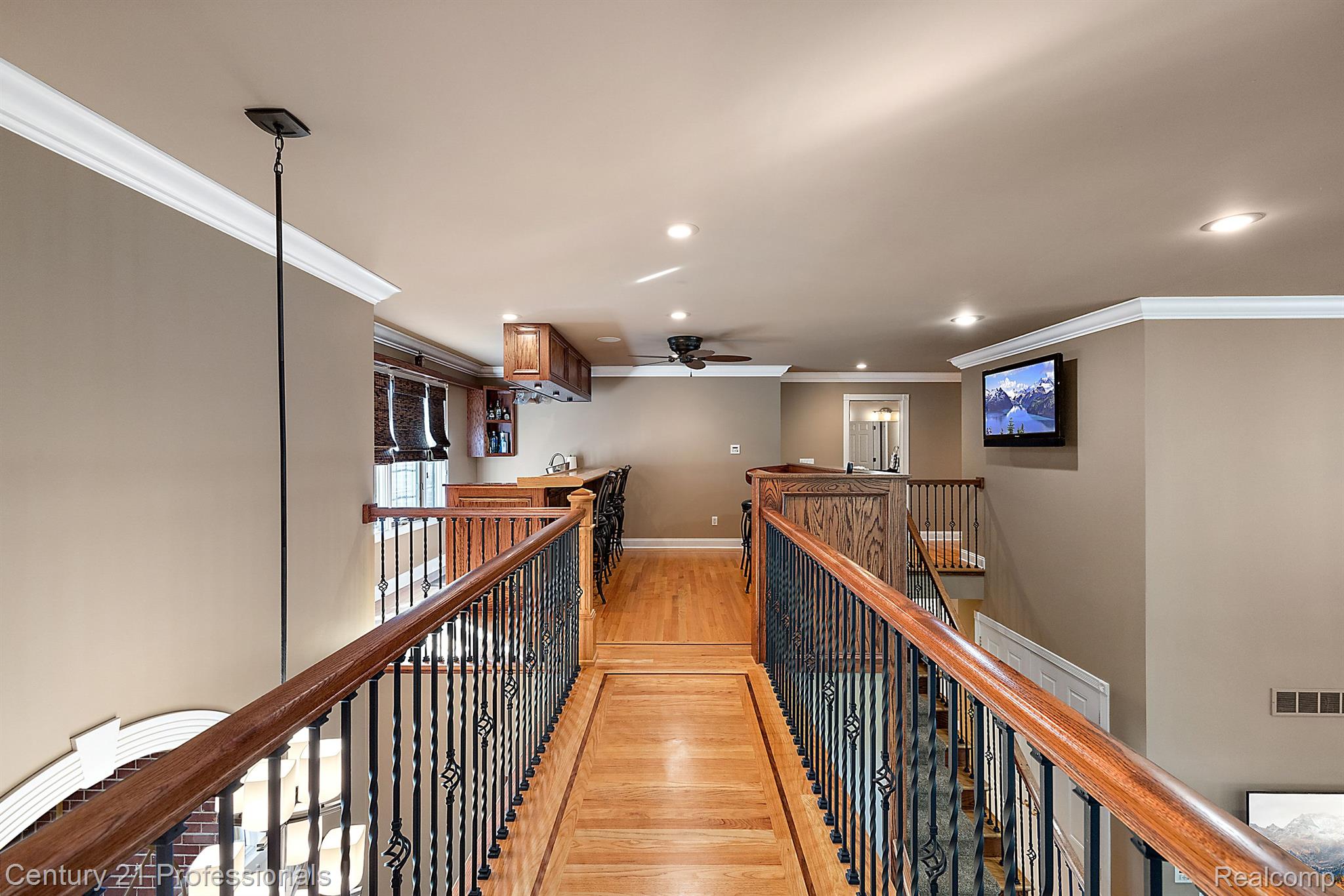 3318 CREEKVIEW Drive