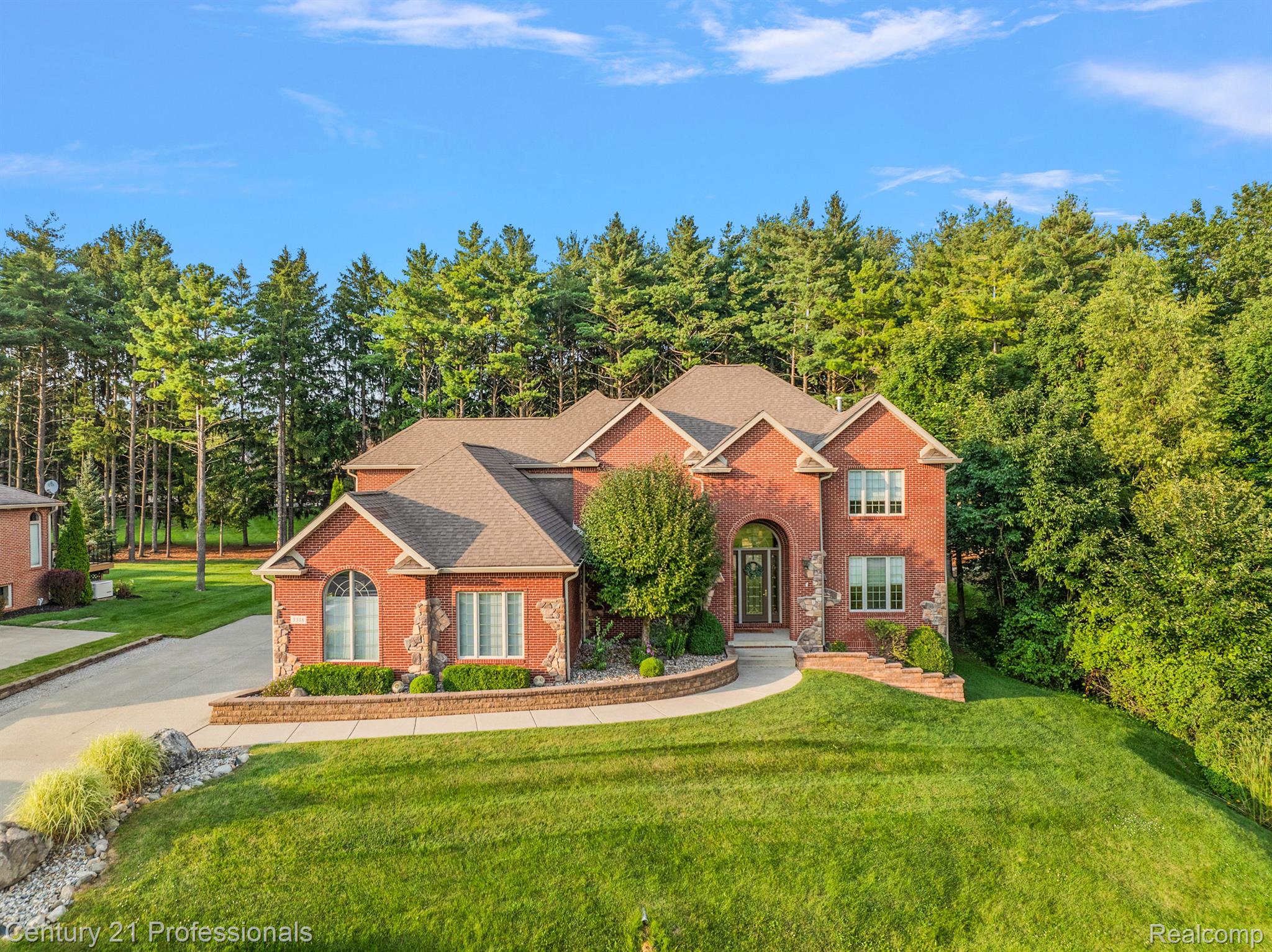 3318 CREEKVIEW Drive