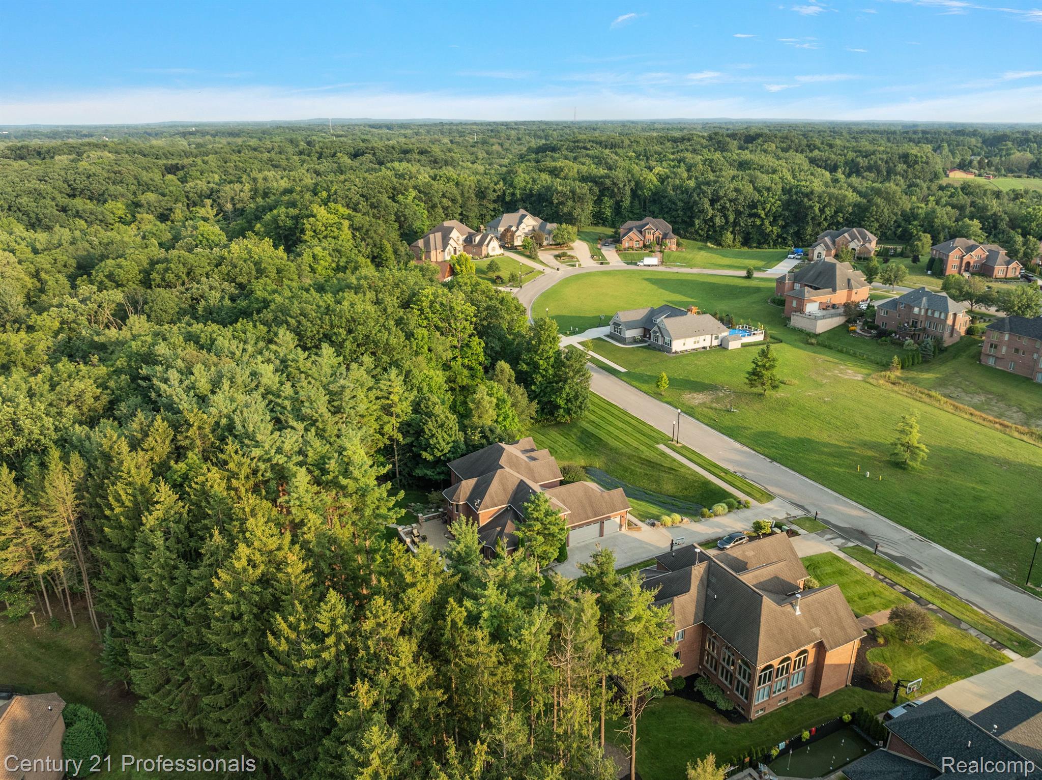 3318 CREEKVIEW Drive