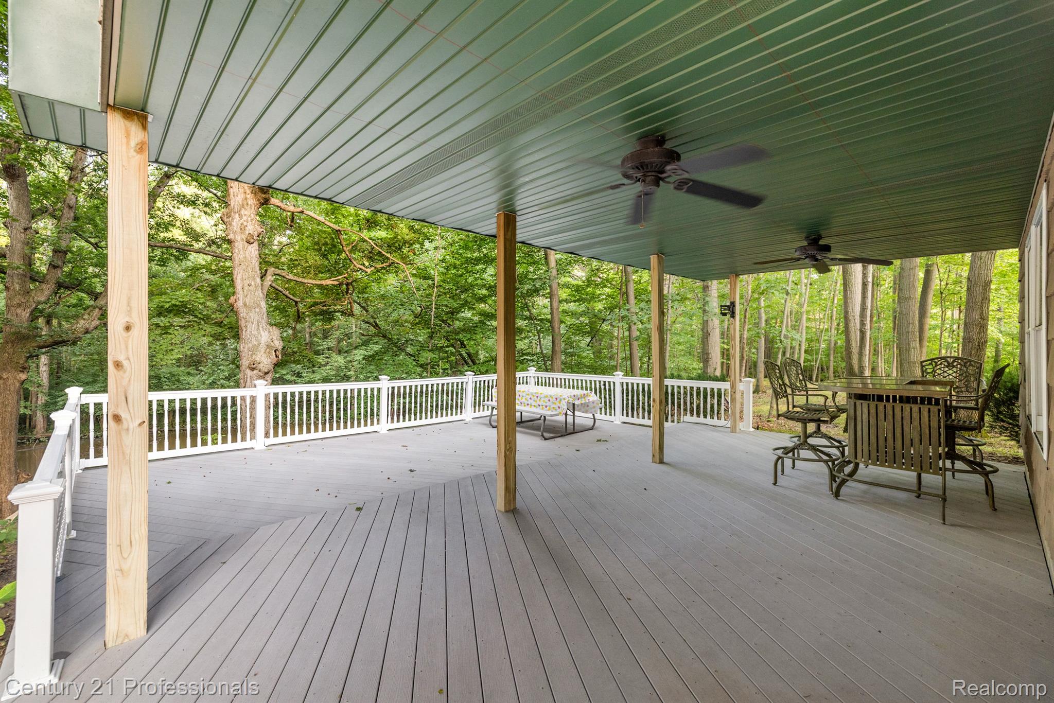 3318 CREEKVIEW Drive