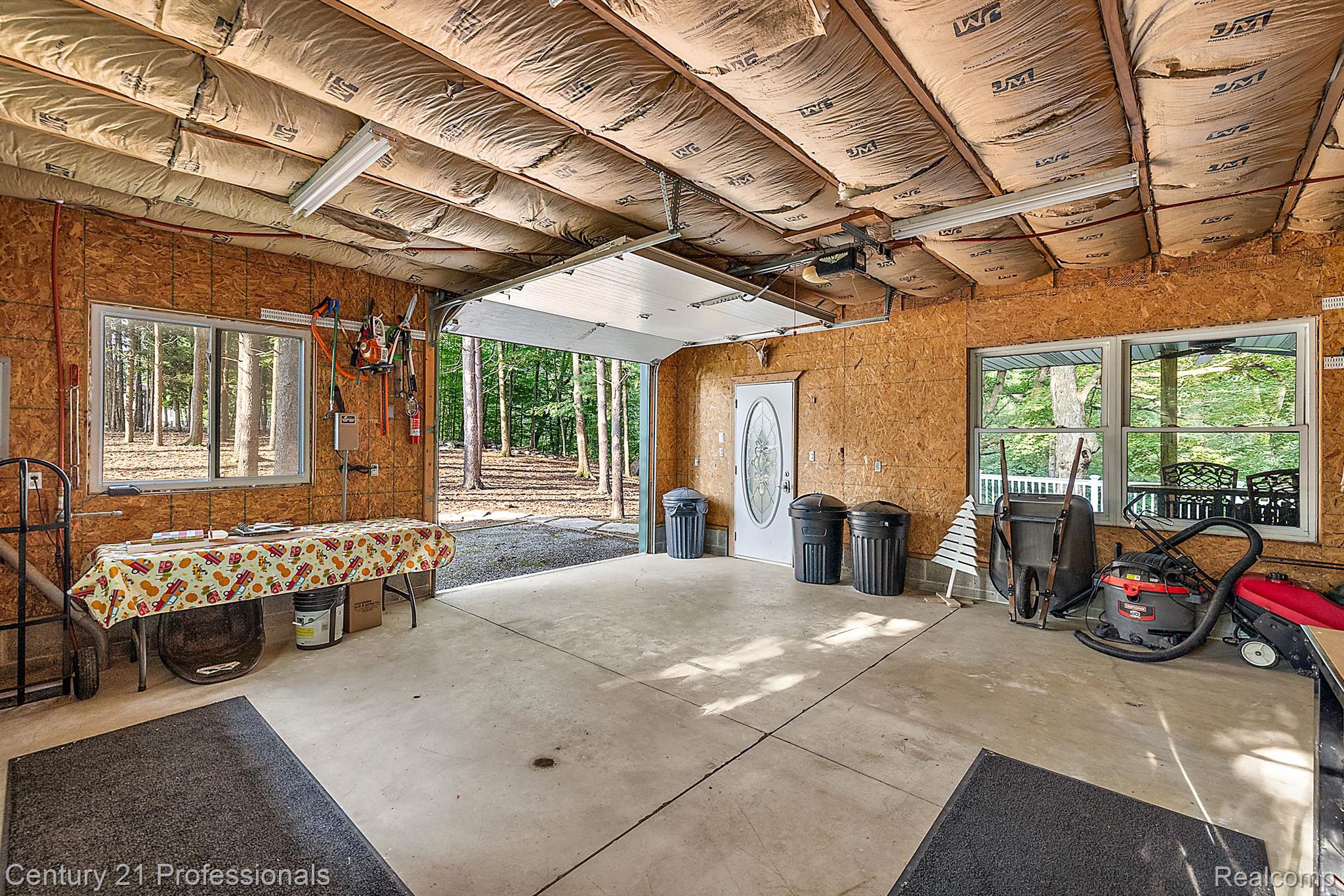 3318 CREEKVIEW Drive