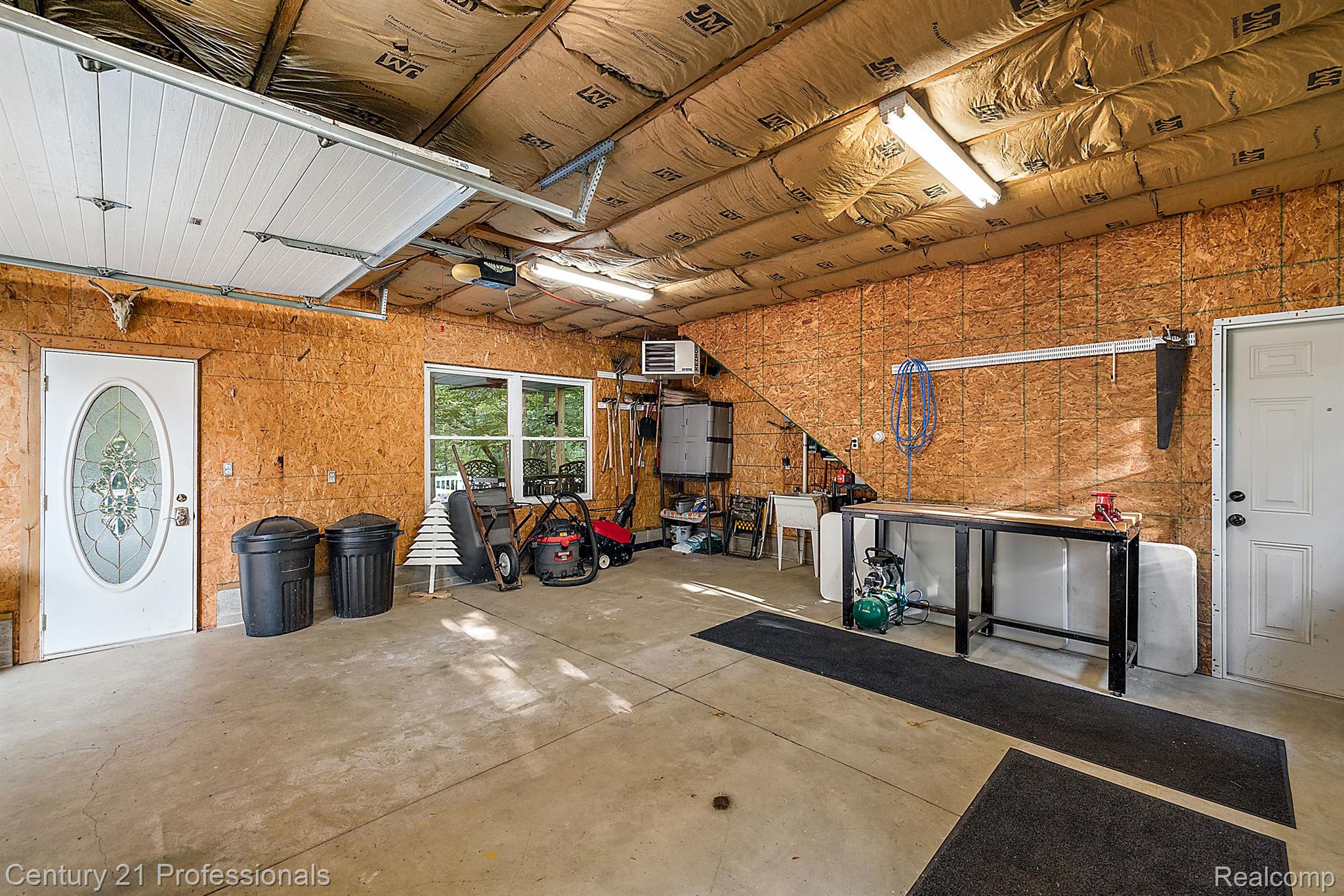 3318 CREEKVIEW Drive