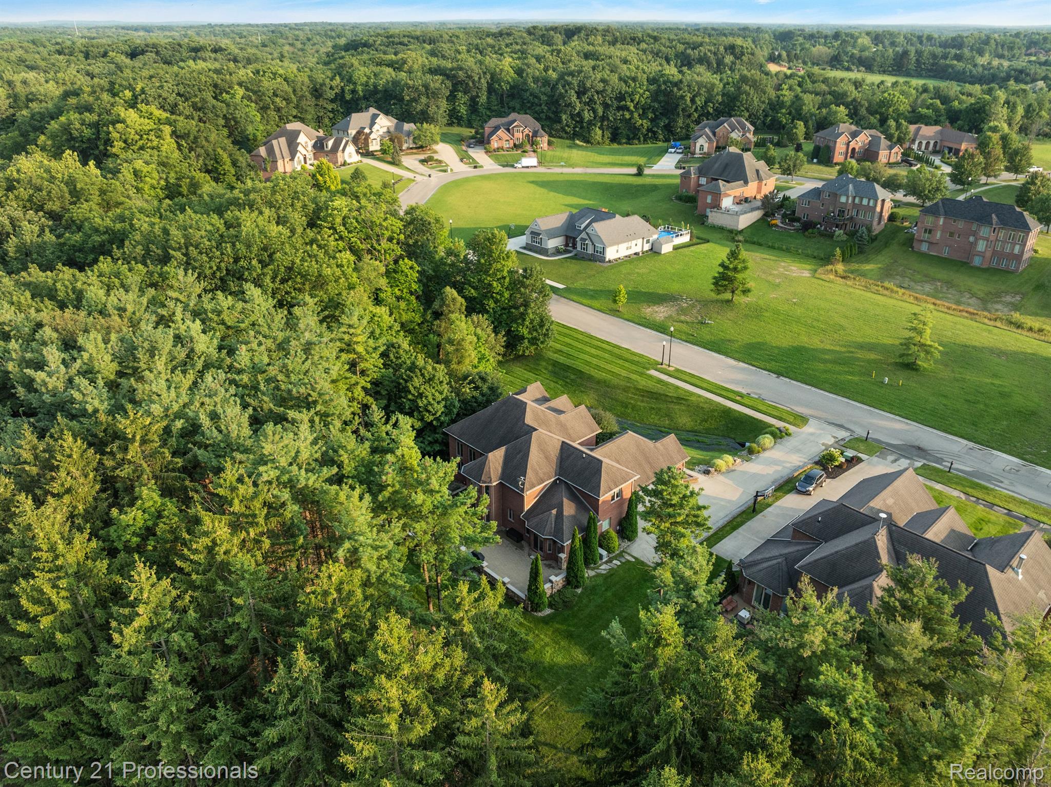 3318 CREEKVIEW Drive