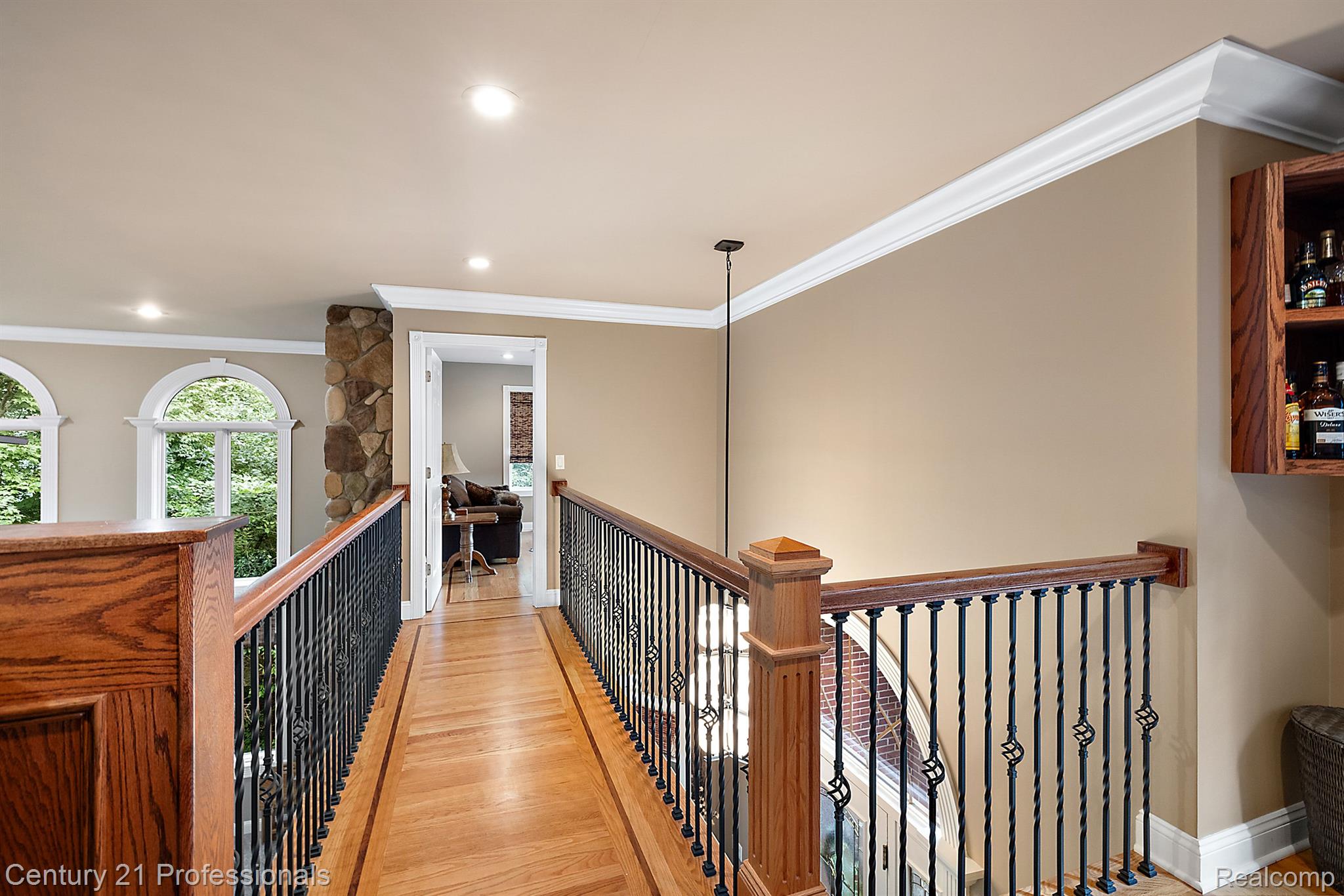 3318 CREEKVIEW Drive